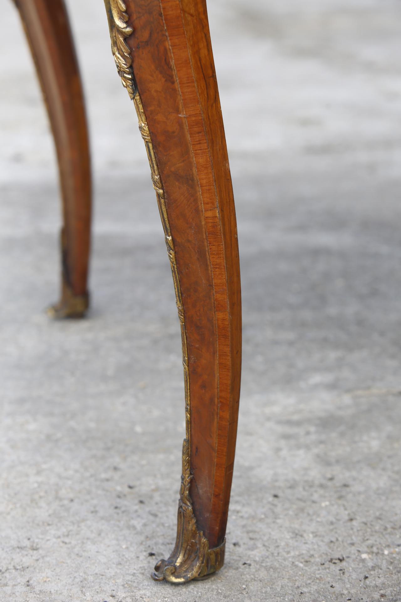 Serpentine Desk Burr Walnut Ormolu Center Table Satinwood Cabriole Legs 19th C For Sale 2