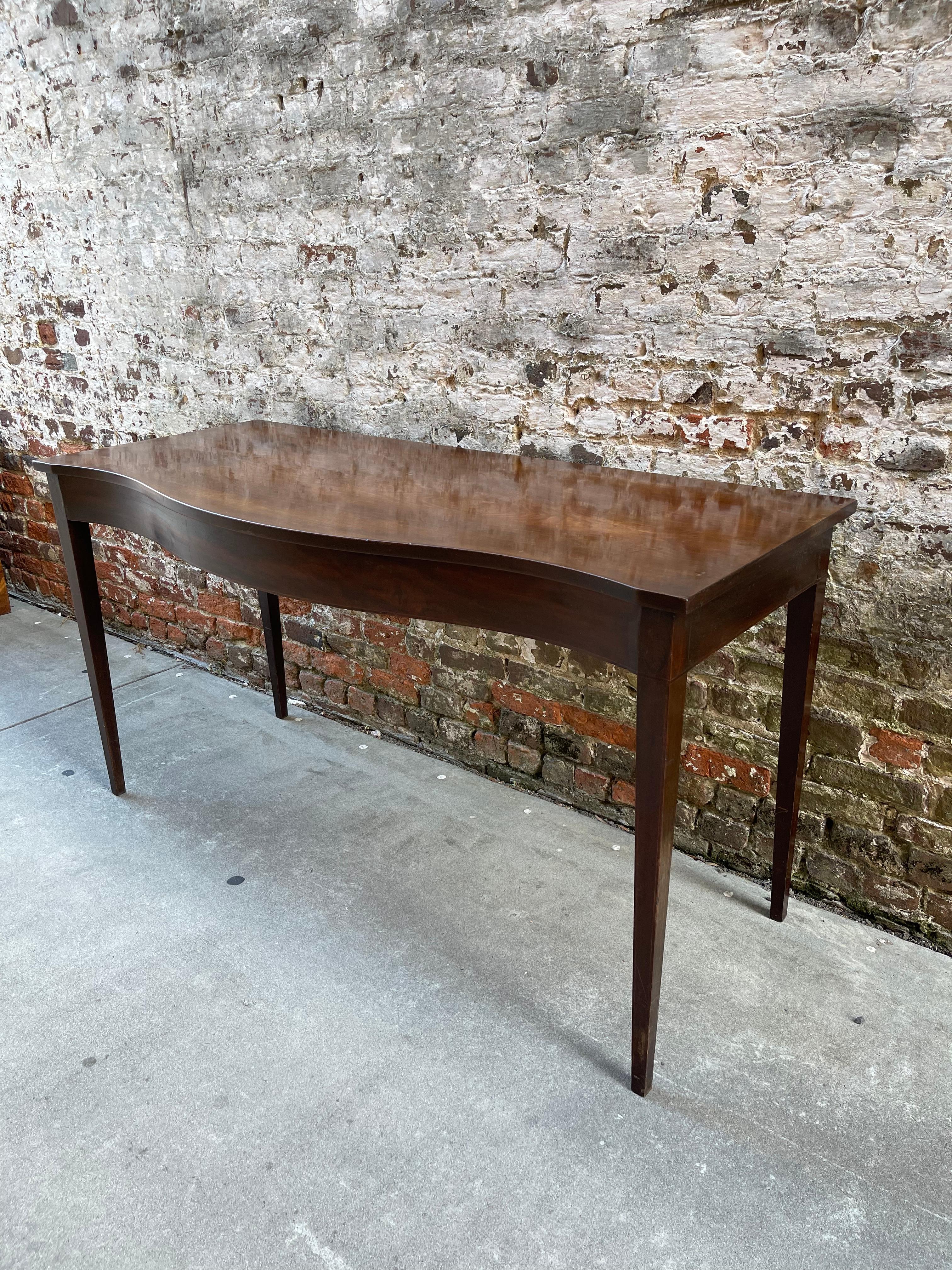 Serpentine Front Mahogany Server or Console Table Late 19th Century In Good Condition For Sale In Charleston, SC