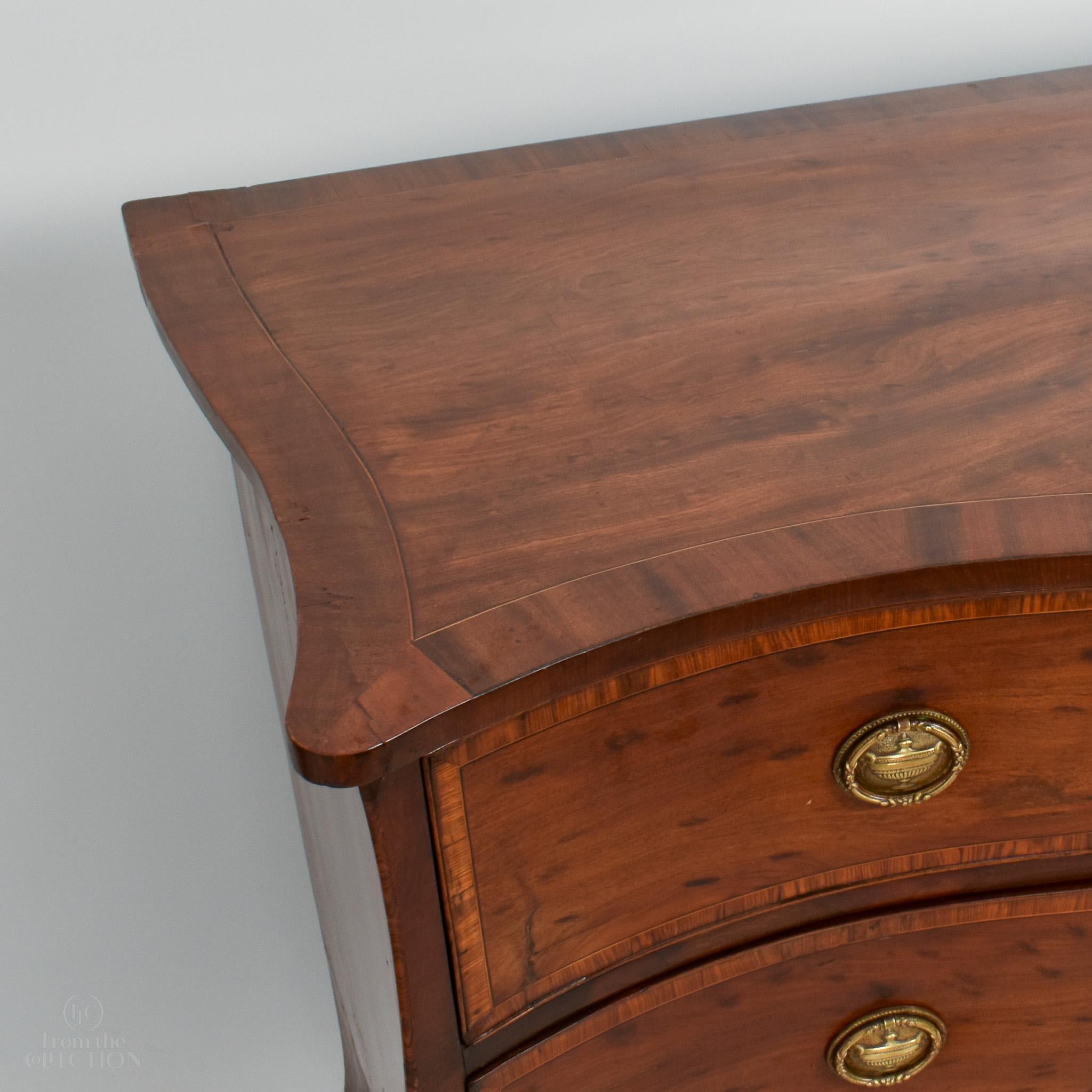Serpentine Fronted and Extremely Fine Mahogany Commode, circa 1780 In Good Condition For Sale In Lincoln, GB