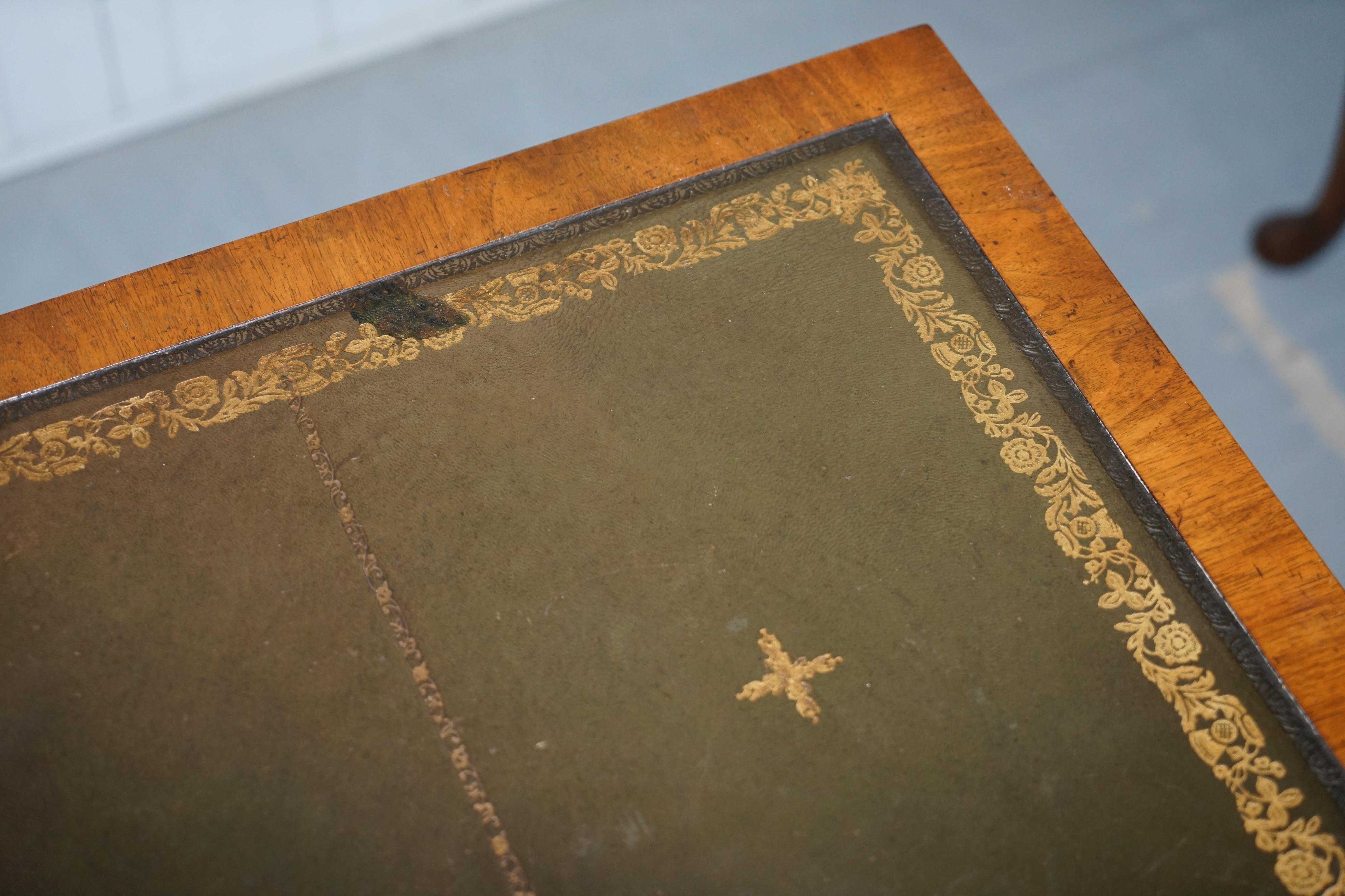 Serpentine Fronted Burr Burl Walnut Partner Knee Hole Desk Green Leather Top In Good Condition In West Sussex, Pulborough