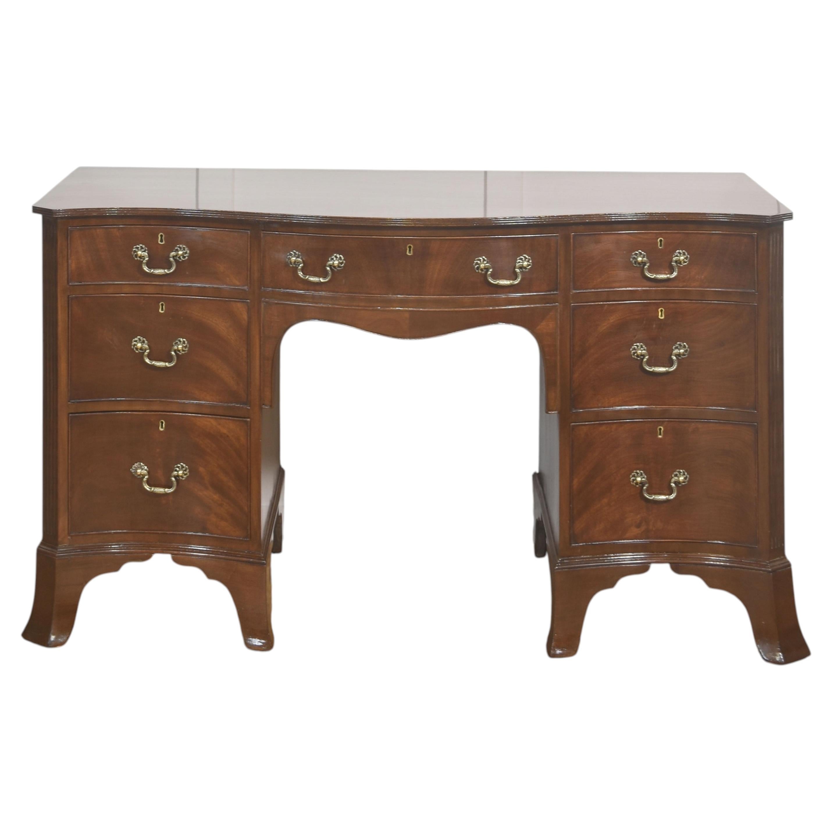 Serpentine-Fronted Mahogany Dressing Table For Sale