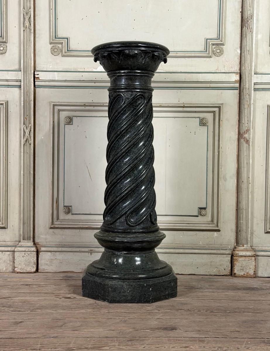 Serpentine green marble column, spiral carved shaft, circa 1880