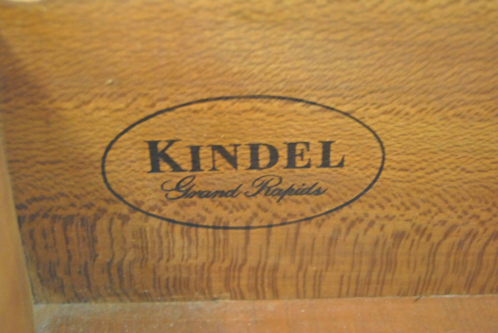 Serpentine Mahogany Inlaid Chest or Dresser by Kindel In Excellent Condition In Toledo, OH