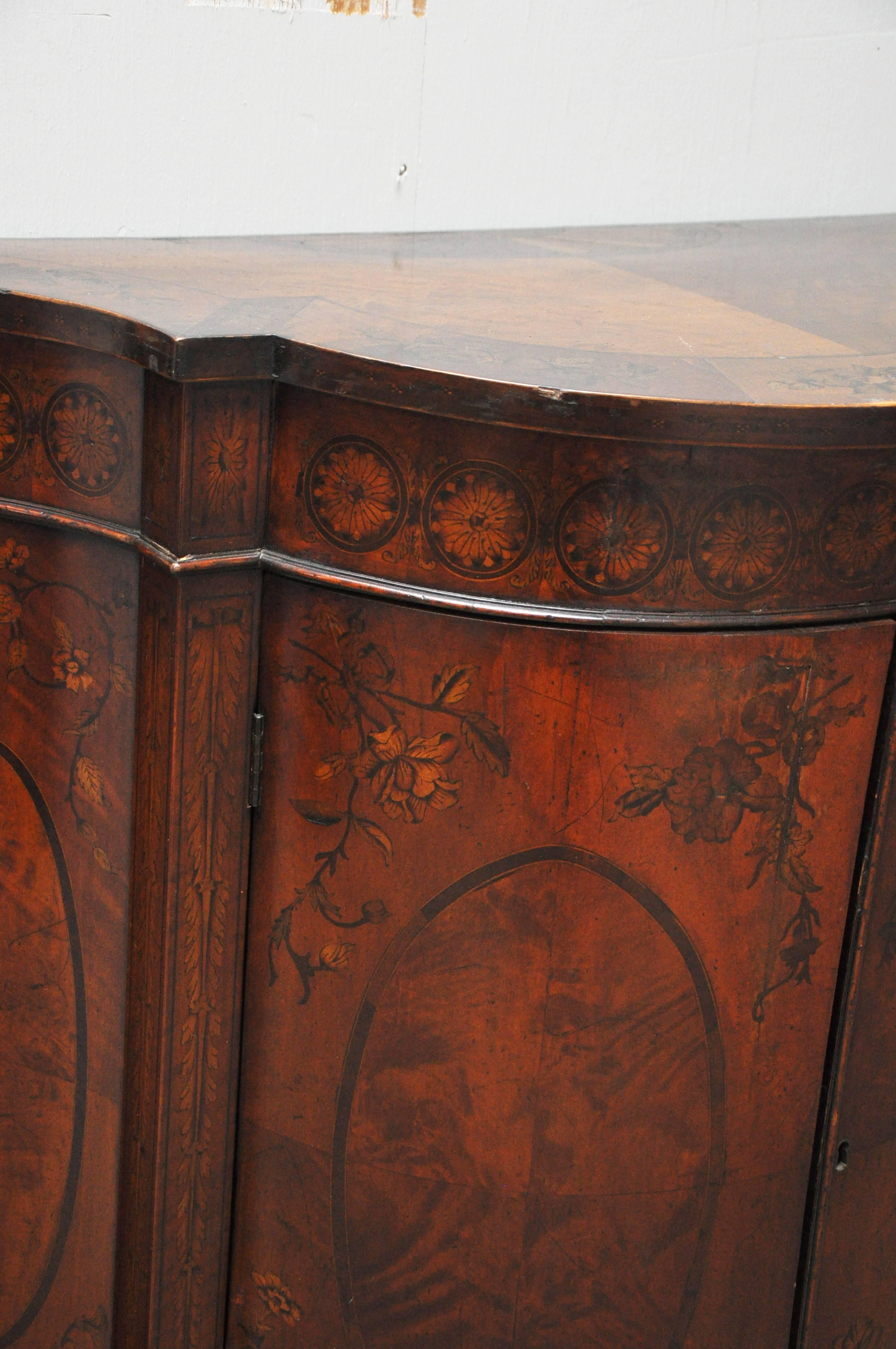 19th Century Serpentine Mahogany Inlaid Curved Cabinet For Sale