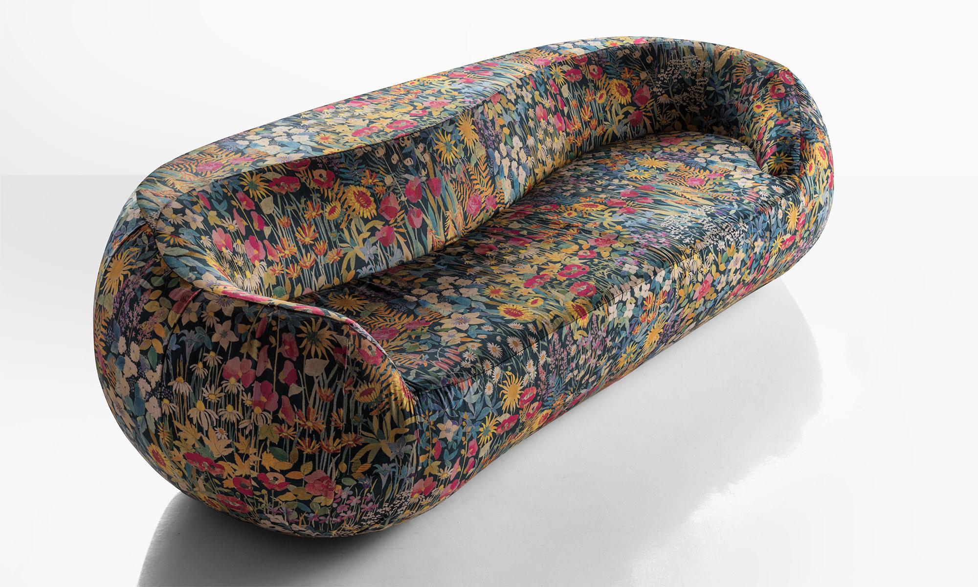 Modern Sofa, Italy, circa 1970.

Italian sofa newly reupholstered in Liberty’s Faria Flowers Marigold velvet. Foam structure.