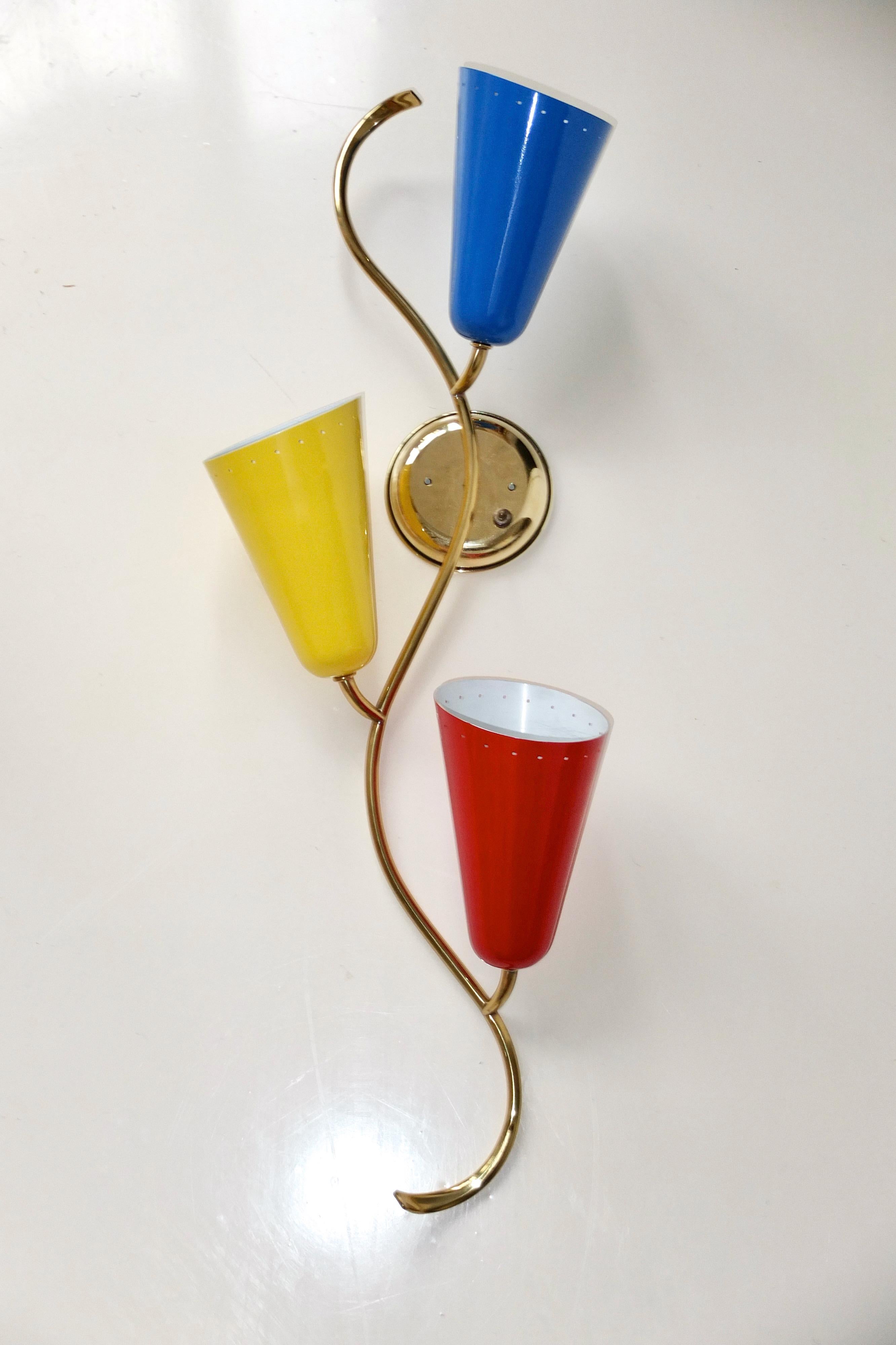 Serpentine Sconces Brass with Three Enameled Aluminum Cones For Sale 7