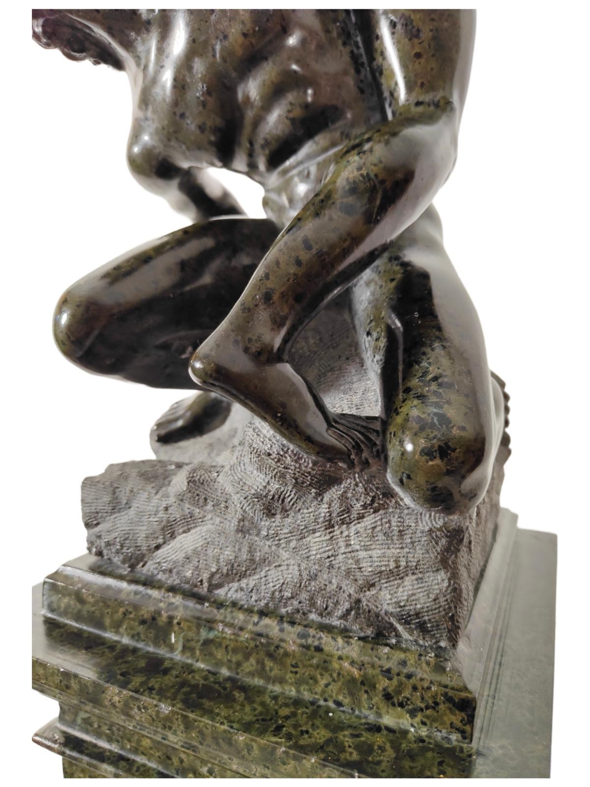 Sculpture en serpentine 19ème siècle en vente 4