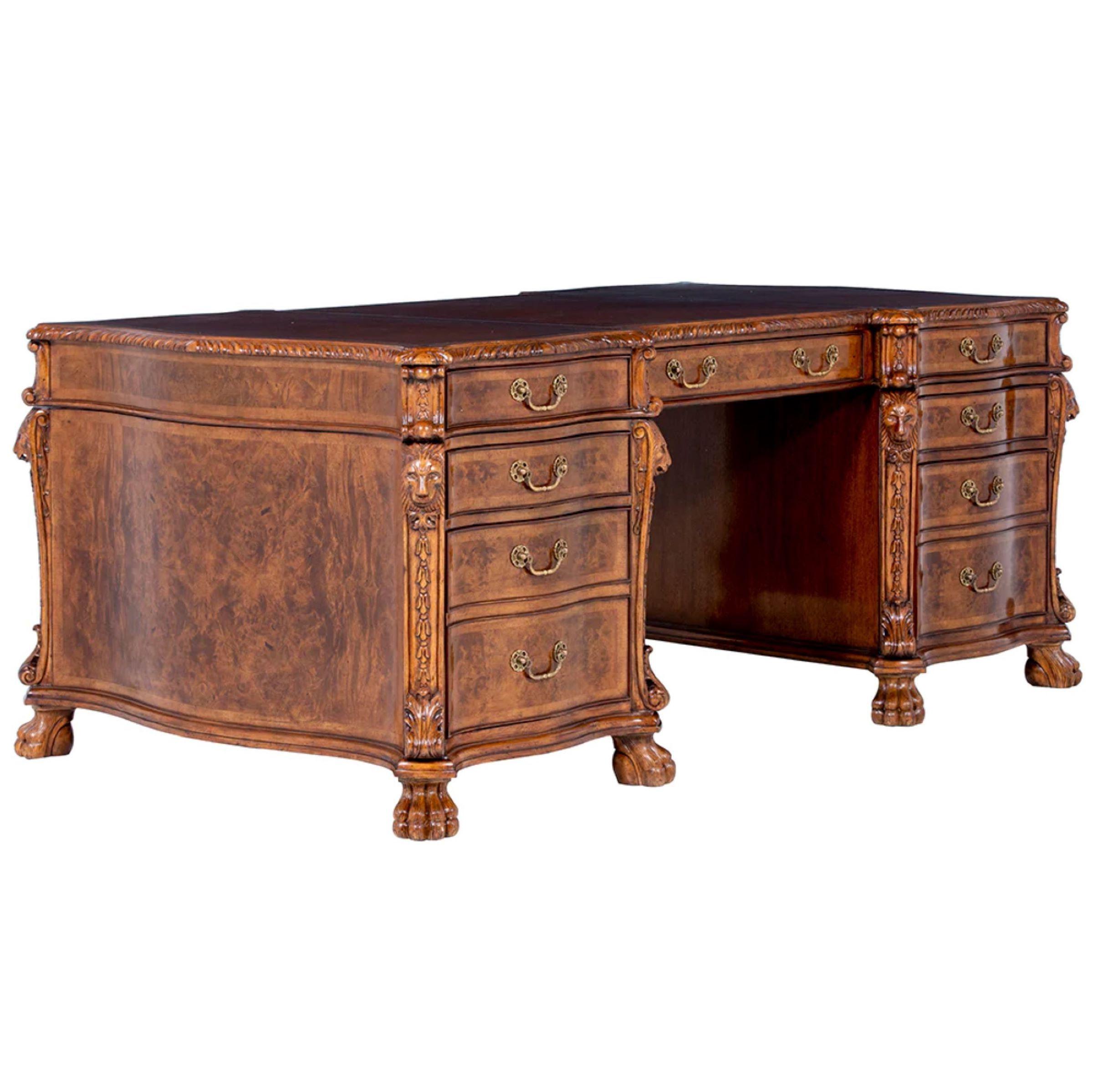 Serpentine Shaped Burr Walnut Partners Schreibtisch (Messing) im Angebot