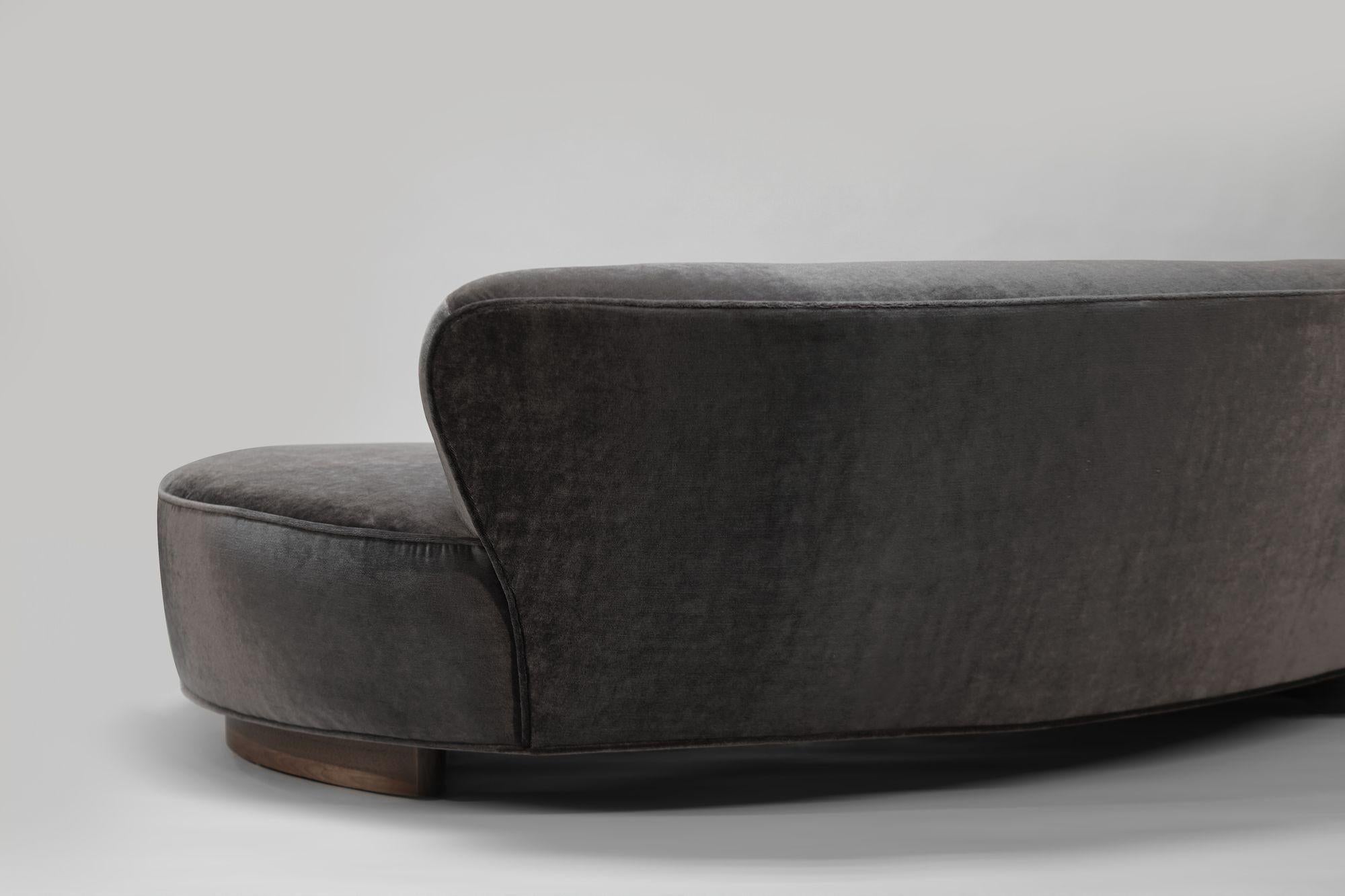 Canapé serpentin Vladimir Kagan en mohair, modèle 150BS, années 2000 en vente 3