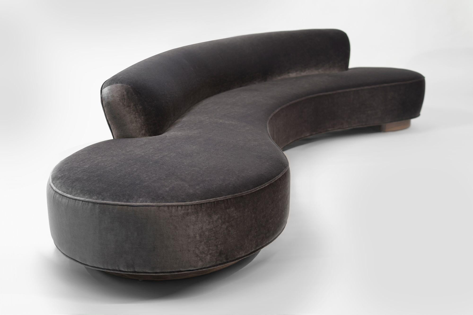 Américain Canapé serpentin Vladimir Kagan en mohair, modèle 150BS, années 2000 en vente