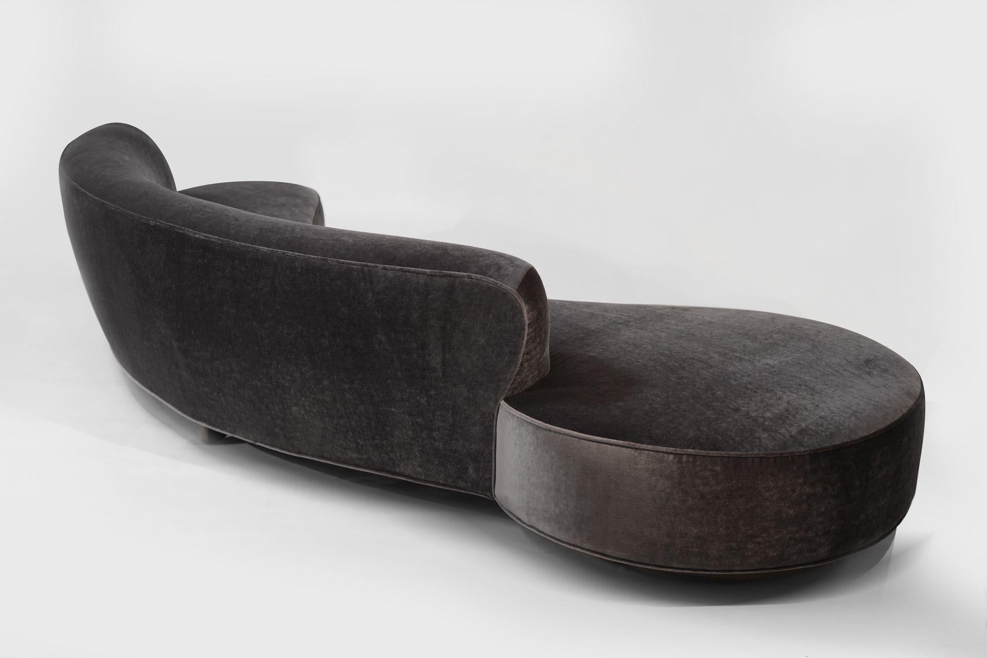 Canapé serpentin Vladimir Kagan en mohair, modèle 150BS, années 2000 Excellent état - En vente à Westport, CT