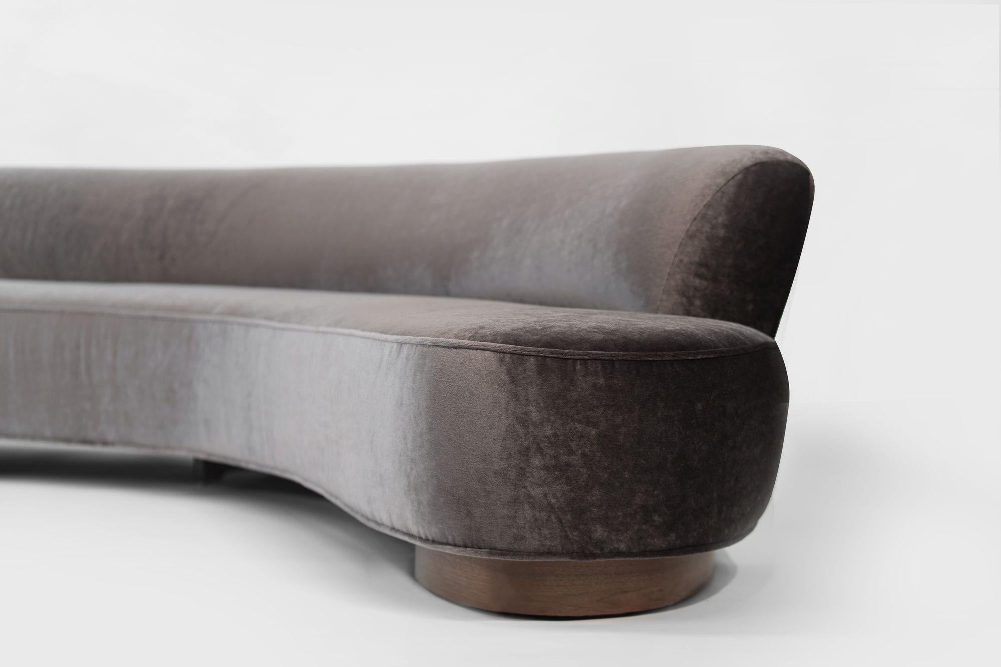 Canapé serpentin Vladimir Kagan en mohair, modèle 150BS, années 2000 en vente 1