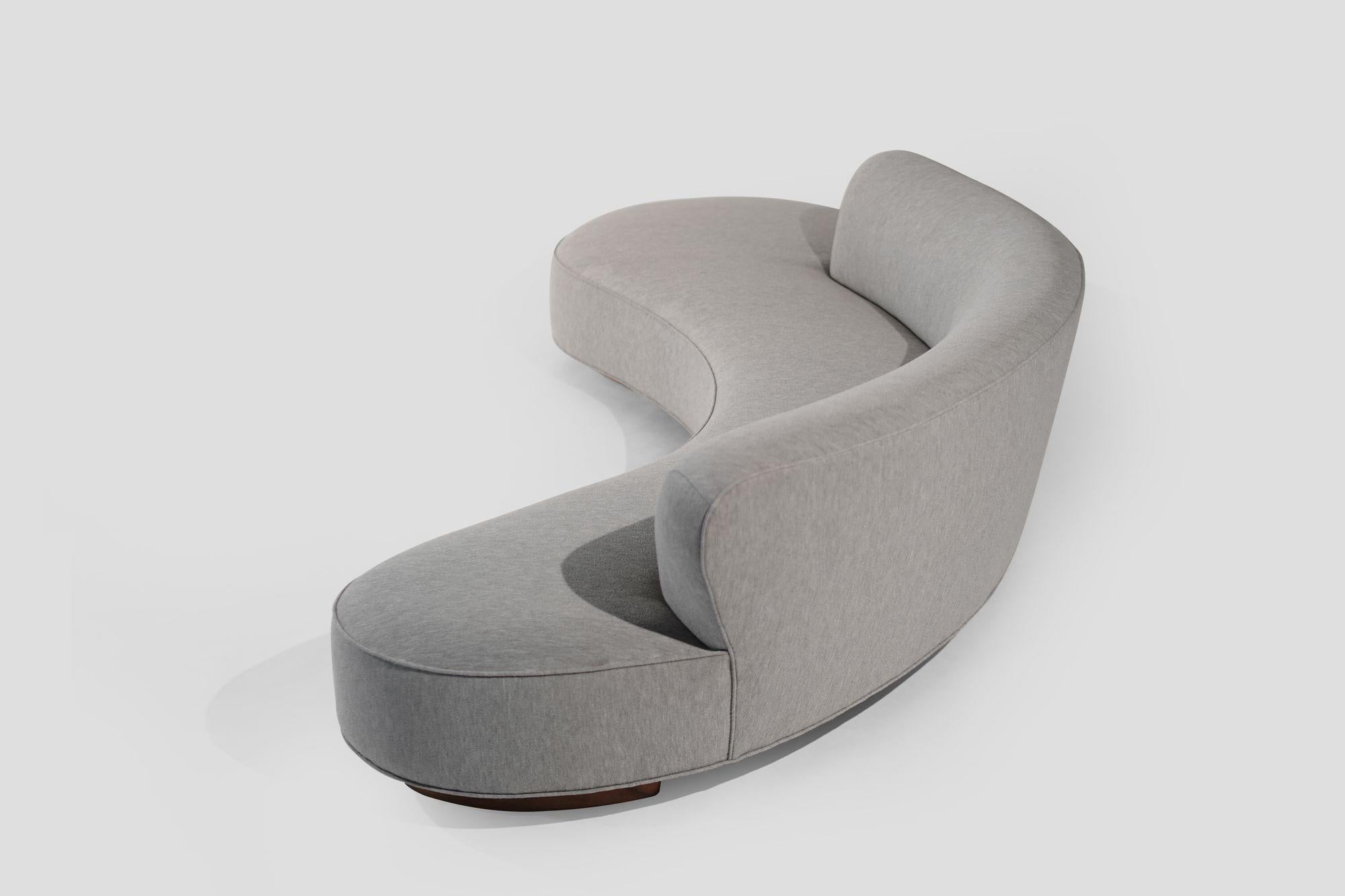 Serpentine Sofa by Vladimir Kagan, Model 150BS, 2000s In Excellent Condition In Westport, CT