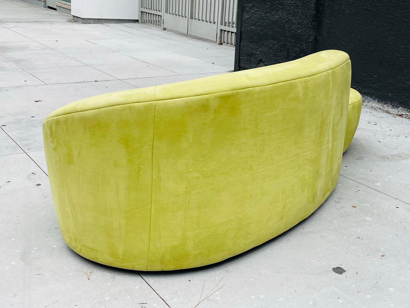 Serpentine Sofa in the Style of Vladimir Kagan 6
