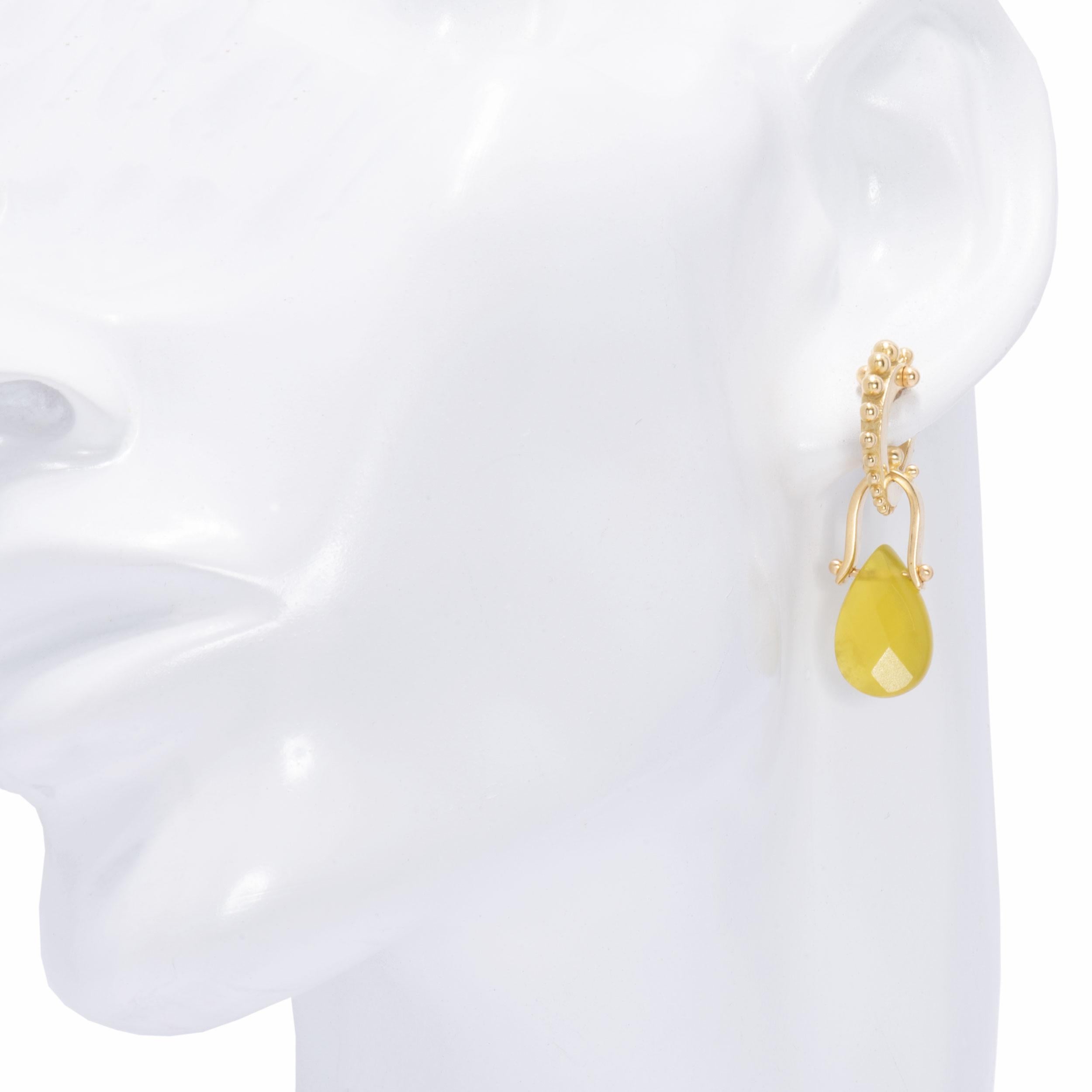 Serpentine Teardrop Oblio Earrings in 18 Karat Gold In New Condition For Sale In Santa Fe, NM