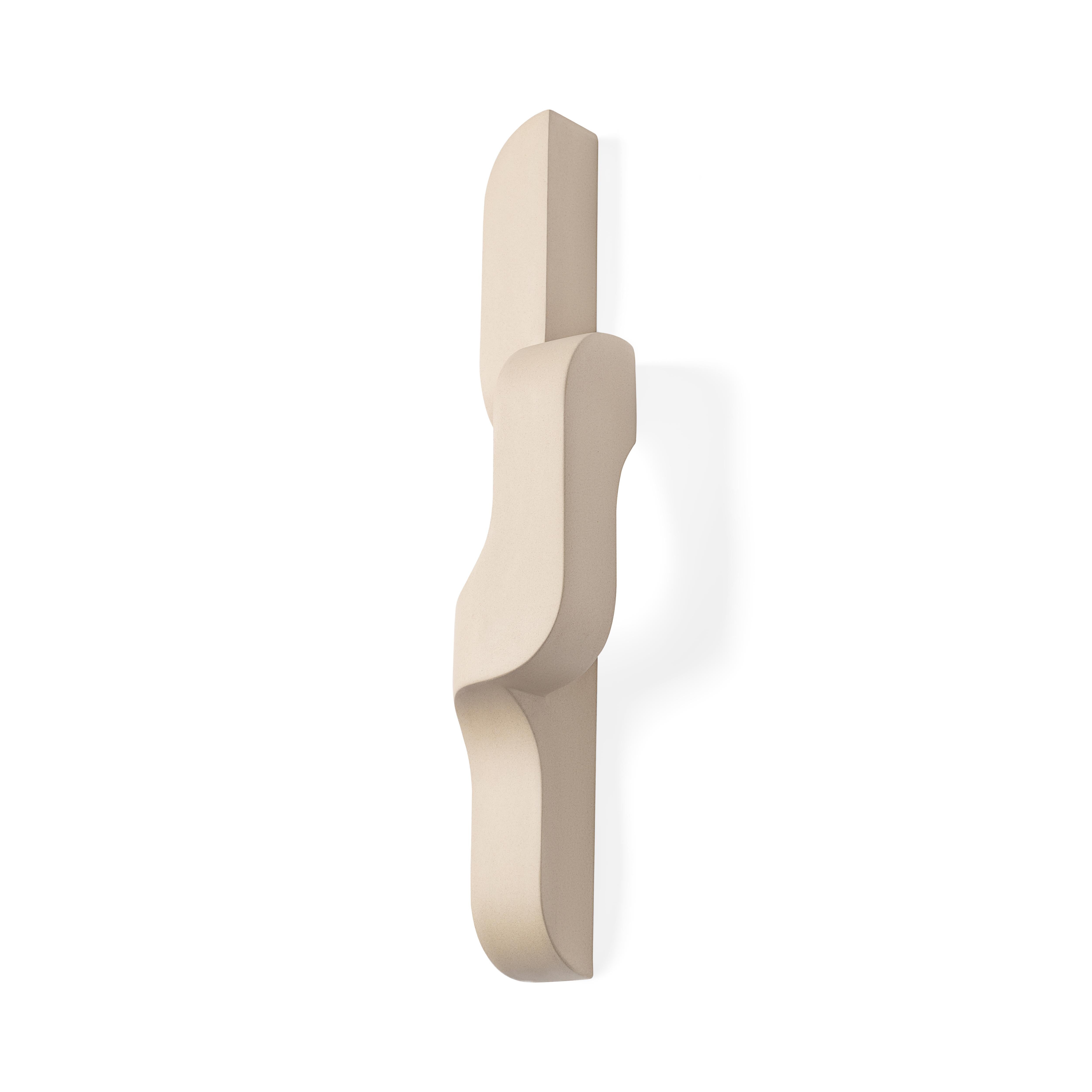 Moderne Applique murale verticale serpentine en céramique, face droite uniquement en vente