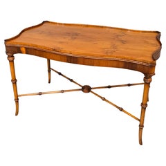 Serpentine Eibenholz Couchtisch