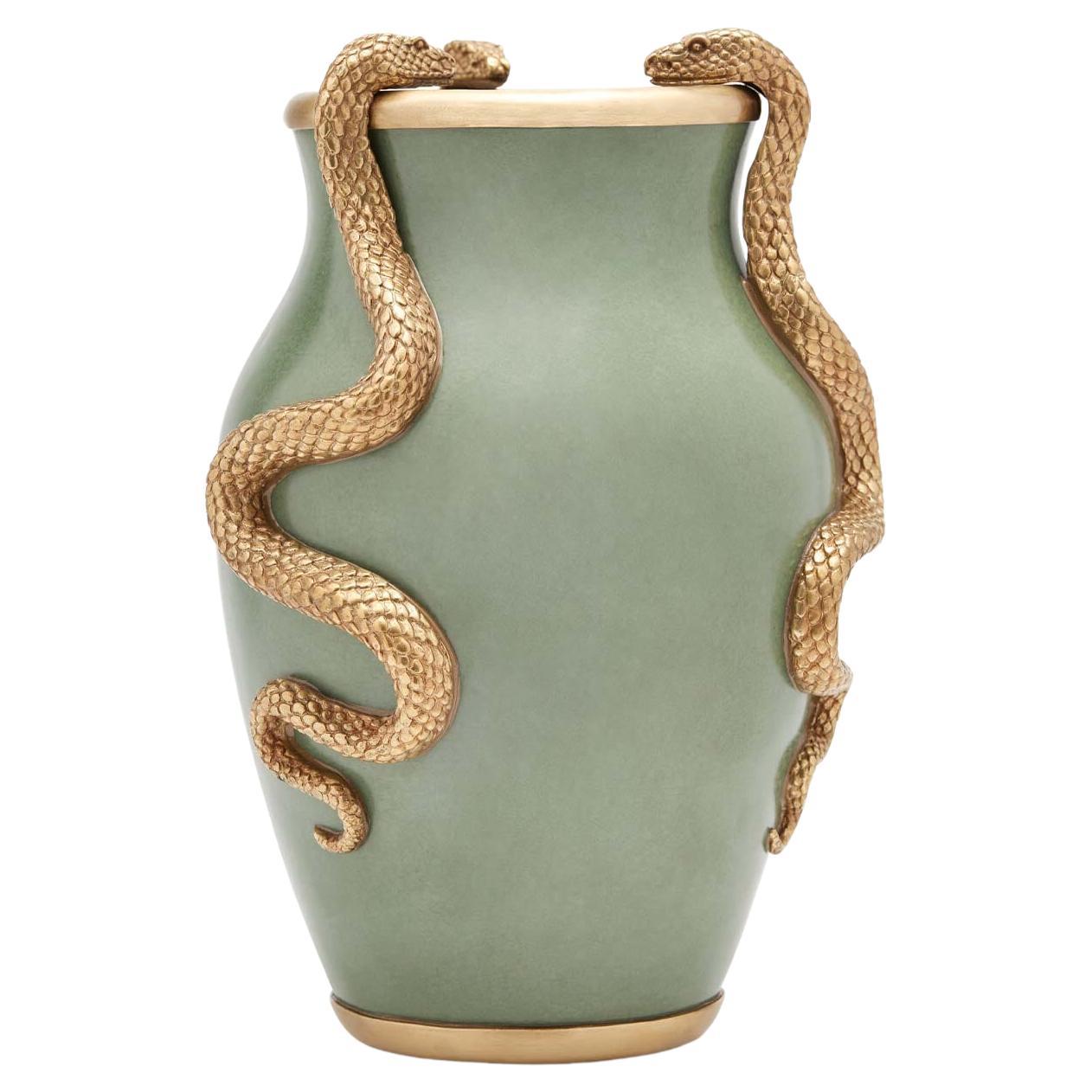 SERPENTIS-Vase – Eukalyptus und Messing im Angebot