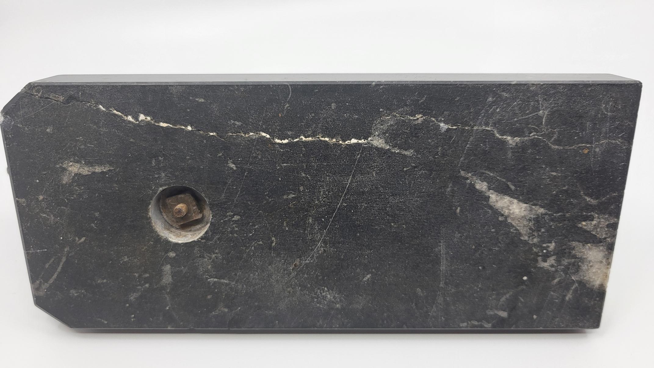 Serre Livres lévriers en Spelter sur marbre noir veiné Art Déco France XX Siècle (20. Jahrhundert) im Angebot