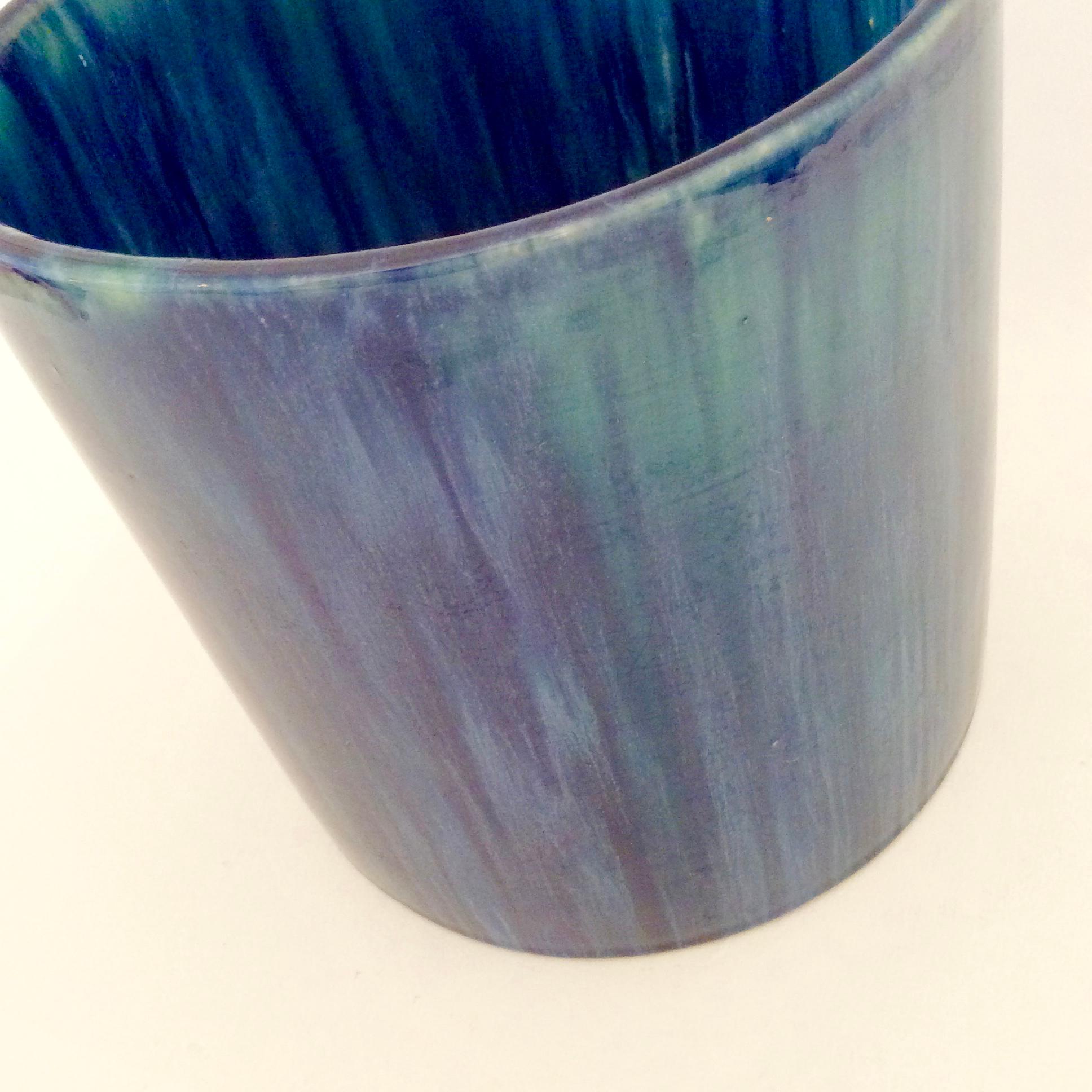 Belge Vase cylindrique Serrurier-Bovy en faïence émaillée bleue, 1905, Belgique en vente