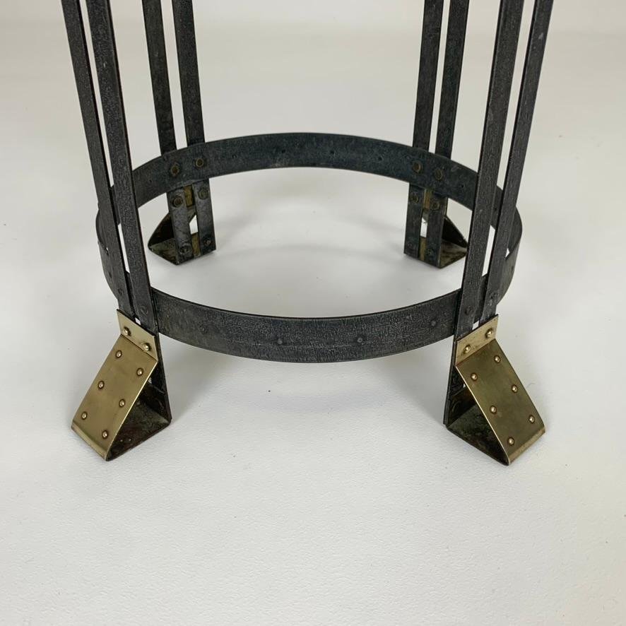 Pedestal Serrurier-Bovy de metal y latón, hacia 1900, Bélgica. en venta 3