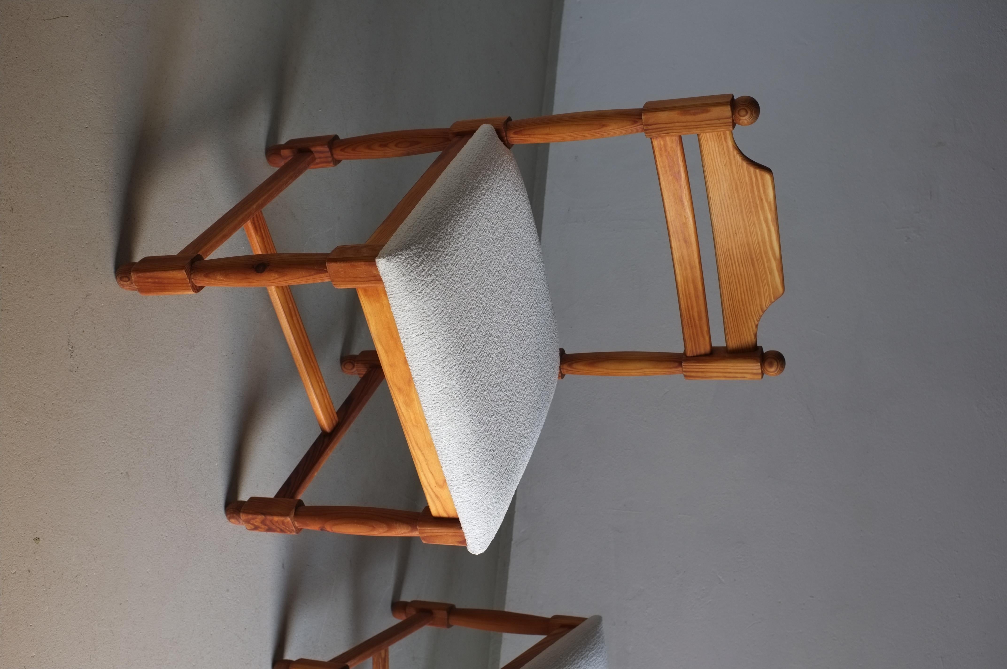Ensemble de 2 chaises en pin massif sculpté, Danemark, 1970 Bon état - En vente à Rīga, LV
