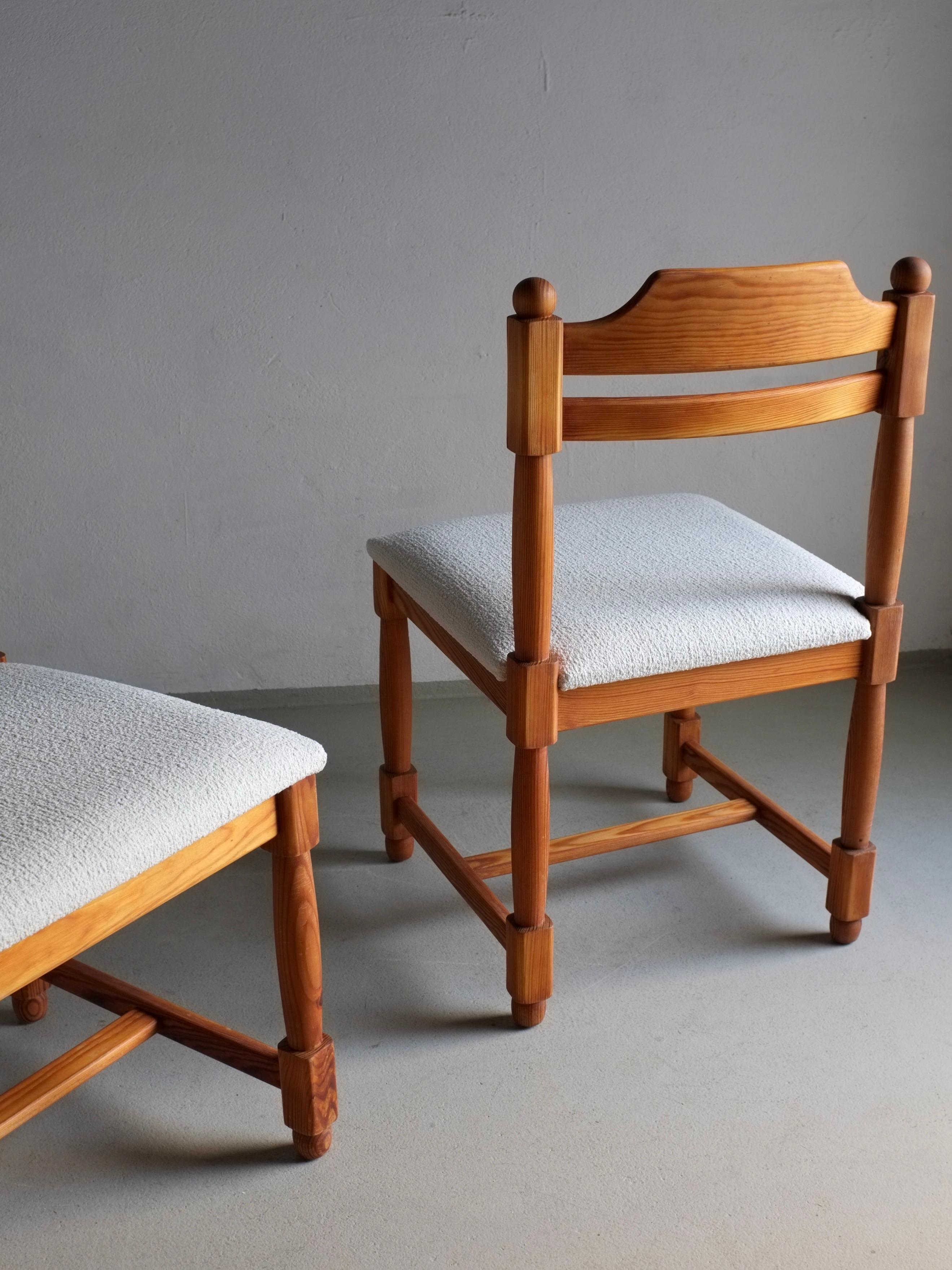 20ième siècle Ensemble de 2 chaises en pin massif sculpté, Danemark, 1970 en vente