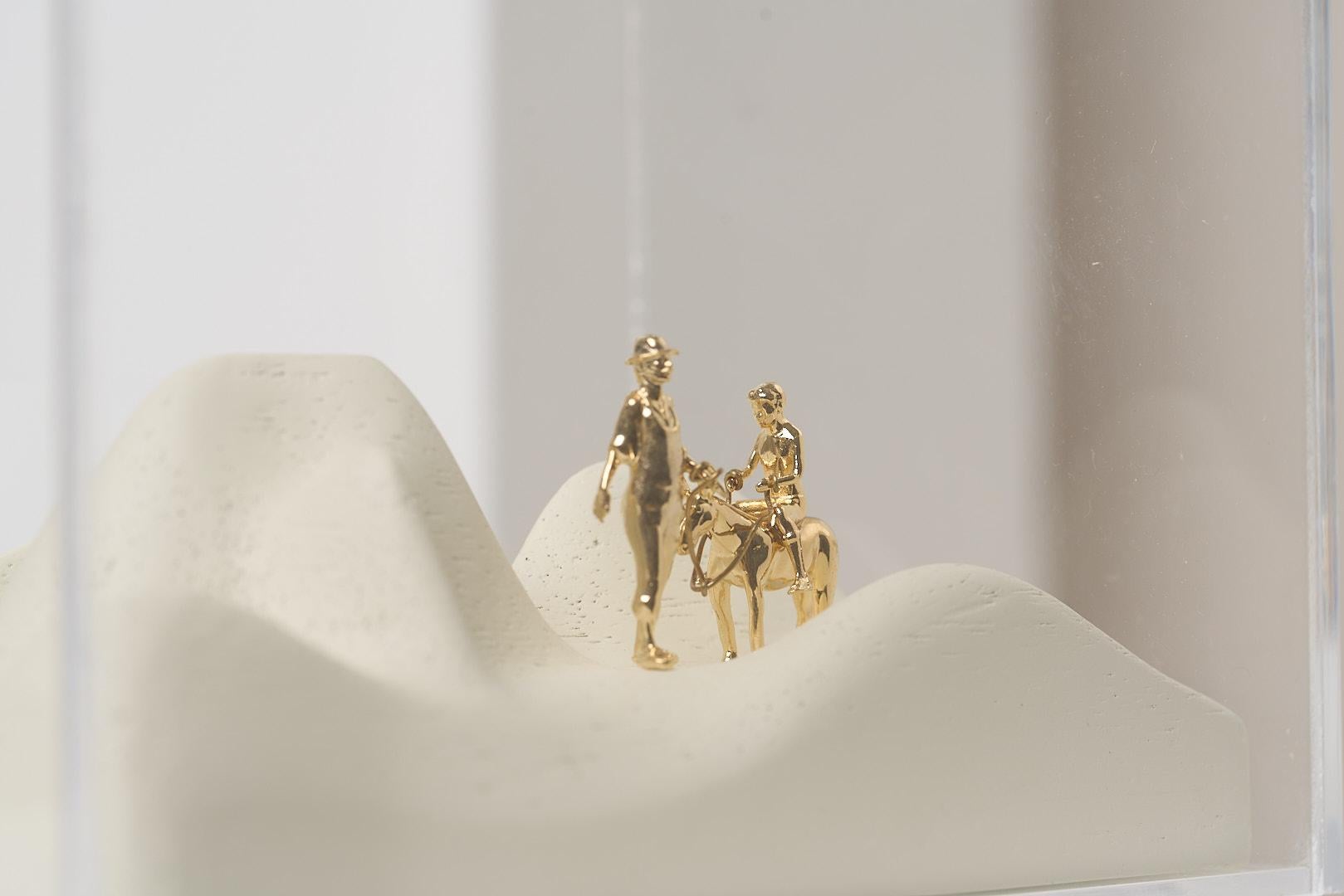 Brasiliano Serie Sertão, scultura in legno e ottone con asino al guinzaglio e scatola in acrilico in vendita
