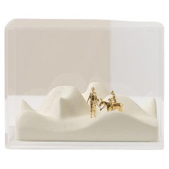 Série Sertão, Sculpture en bois et laiton représentant un âne en laisse dans une boîte en acrylique
