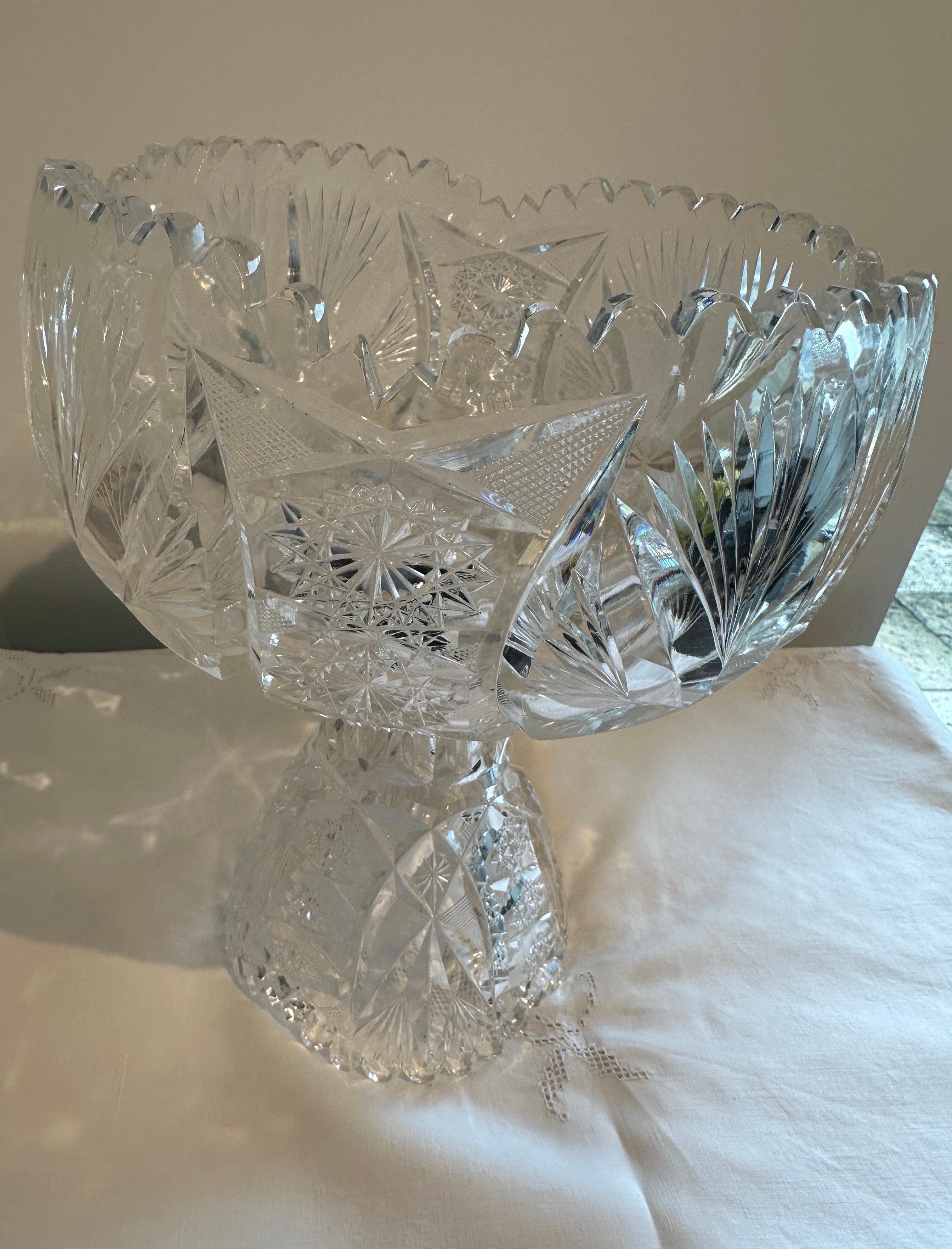 Serve bowl and vase crystal glass around 1900-1920 For Sale 2