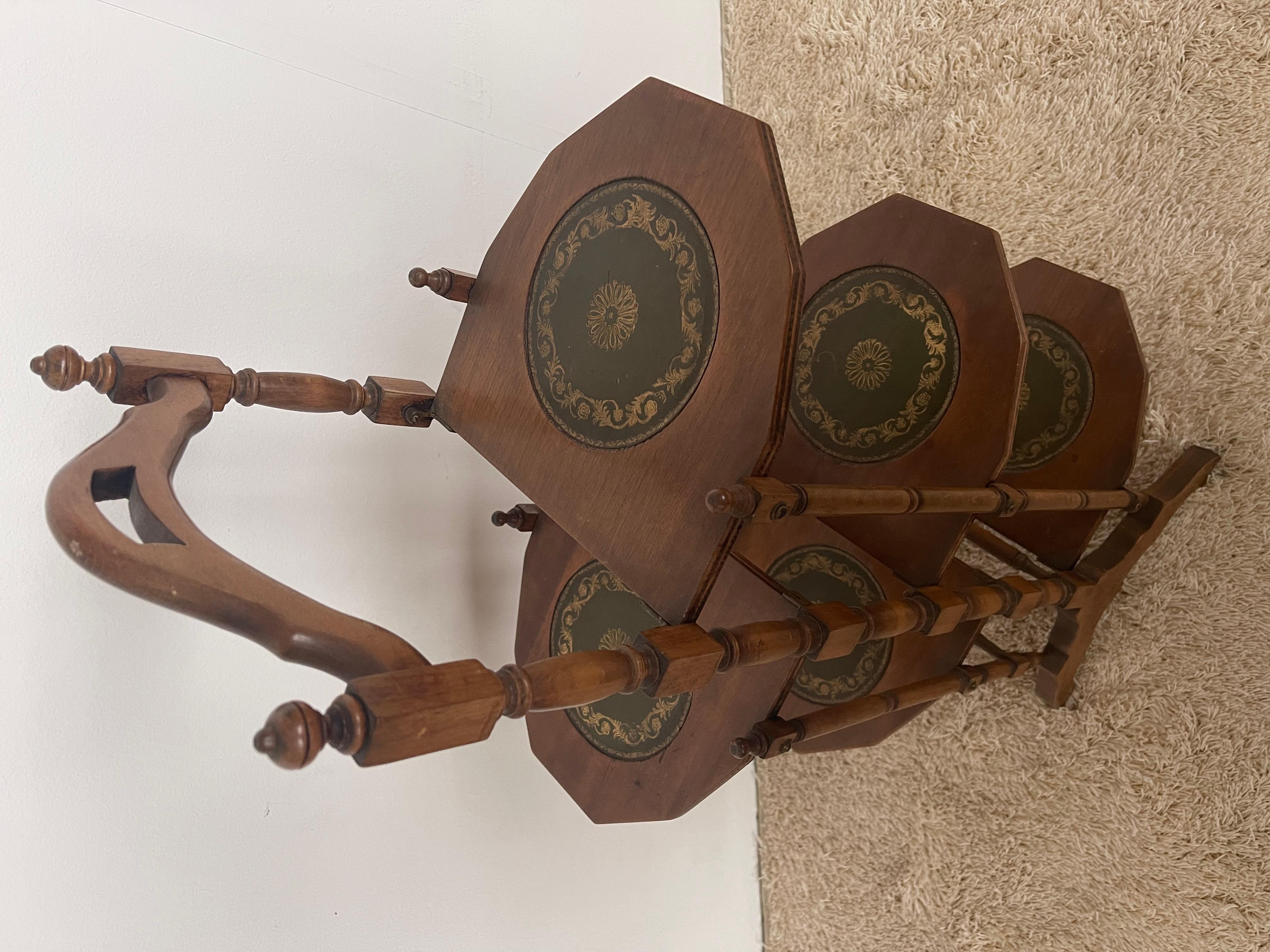 Table de service en bois avec étagères recouvertes de cuir 20e siècle Bon état - En vente à Cantù, IT