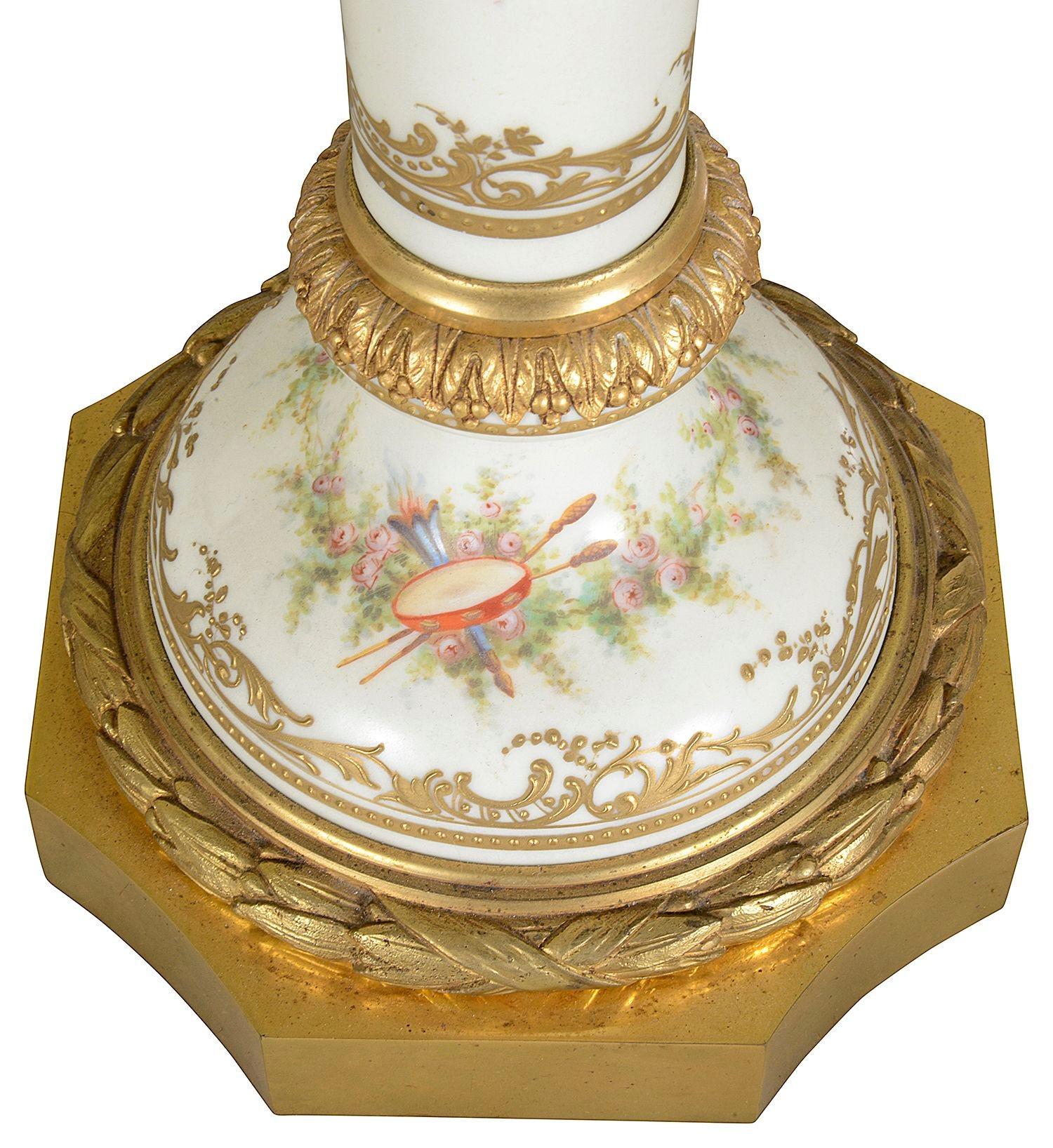Lampada a olio in porcellana in stile Serves, 1880 circa in vendita 2
