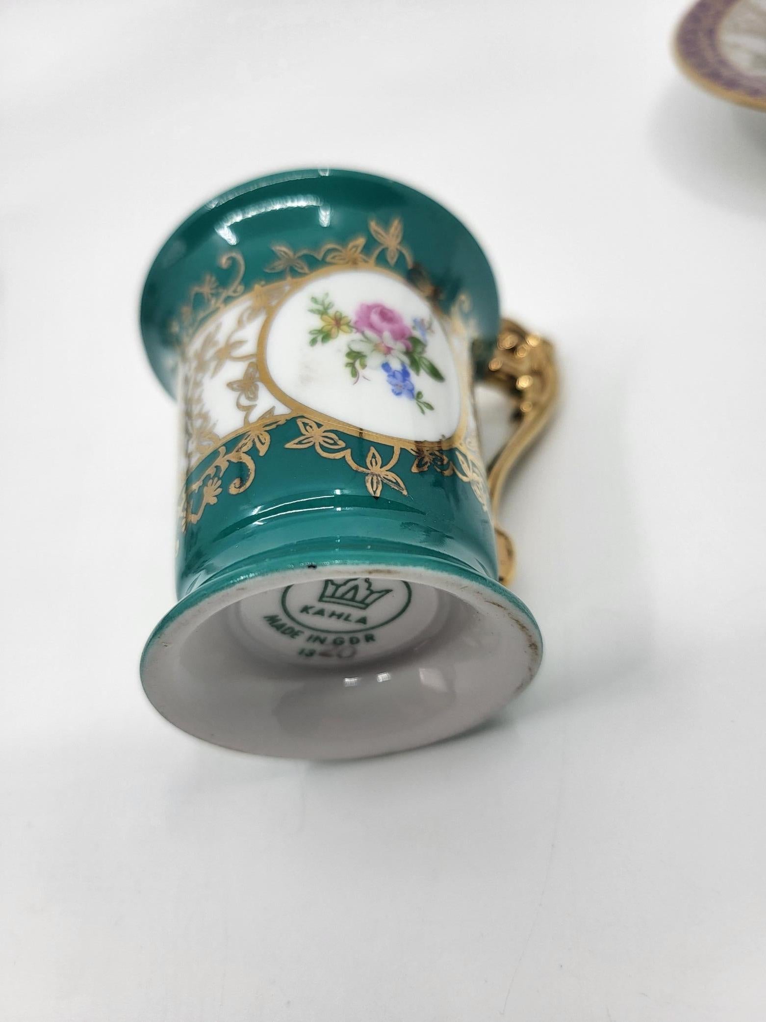 Service à café  Kahla GDR en porcelaine décor à l'or fin (12 pièces) en vente 11