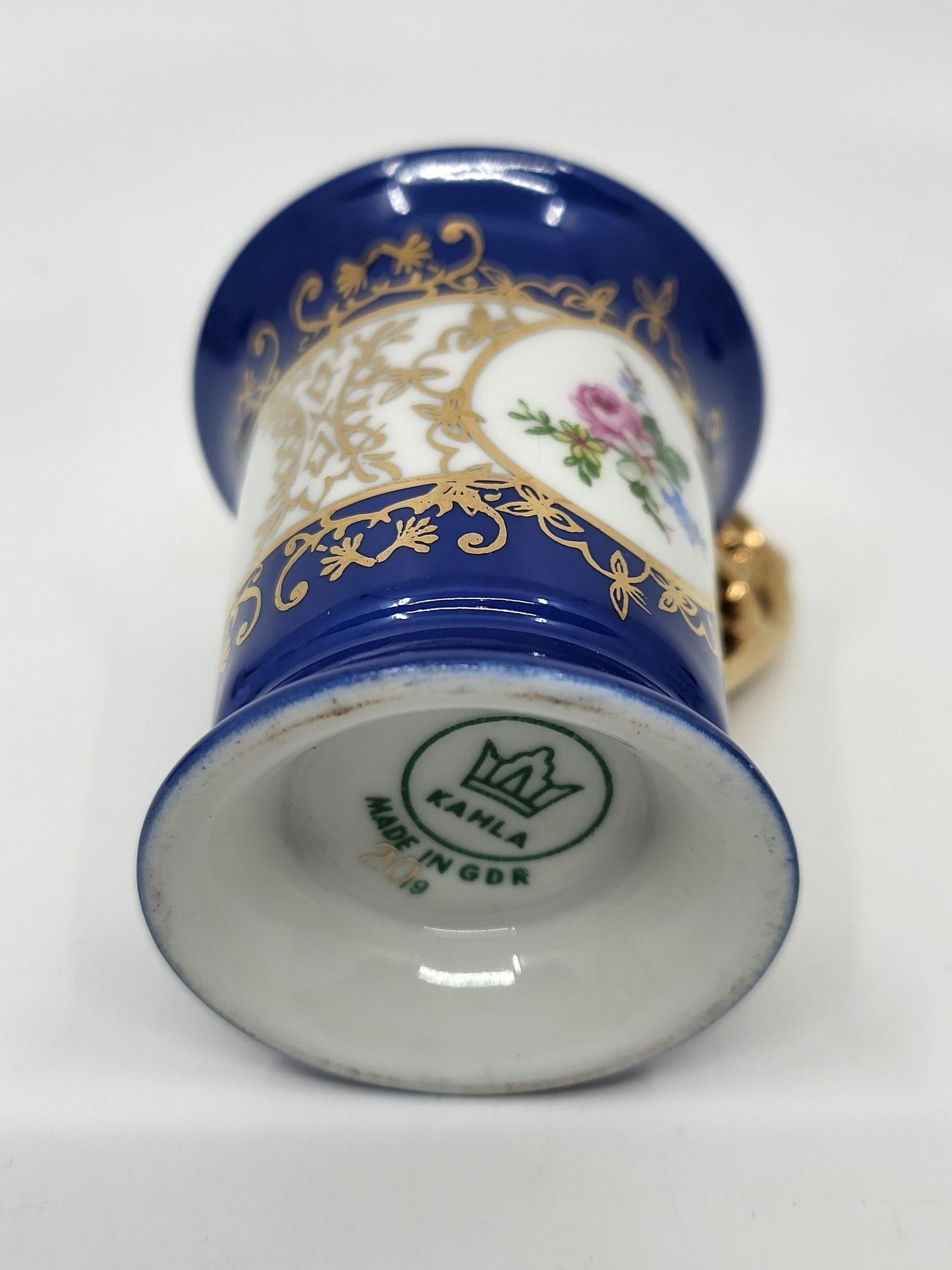 Service à café  Kahla GDR en porcelaine décor à l'or fin (12 pièces) en vente 1