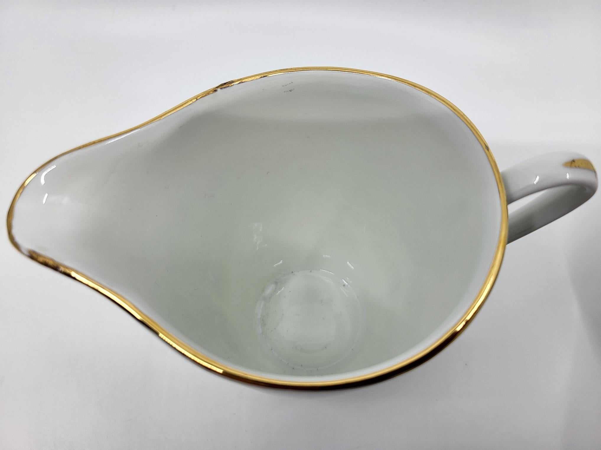 Service à thé en porcelaine de Sologne décor or fin Francais style Empire 20ième For Sale 5