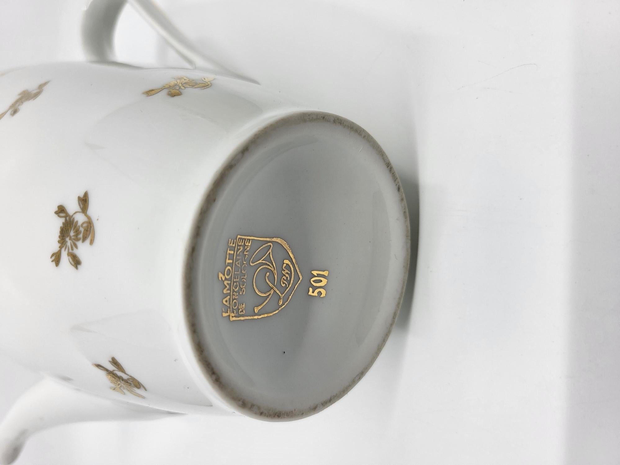 Service à thé en porcelaine de Sologne décor or fin Francais style Empire 20ième For Sale 9