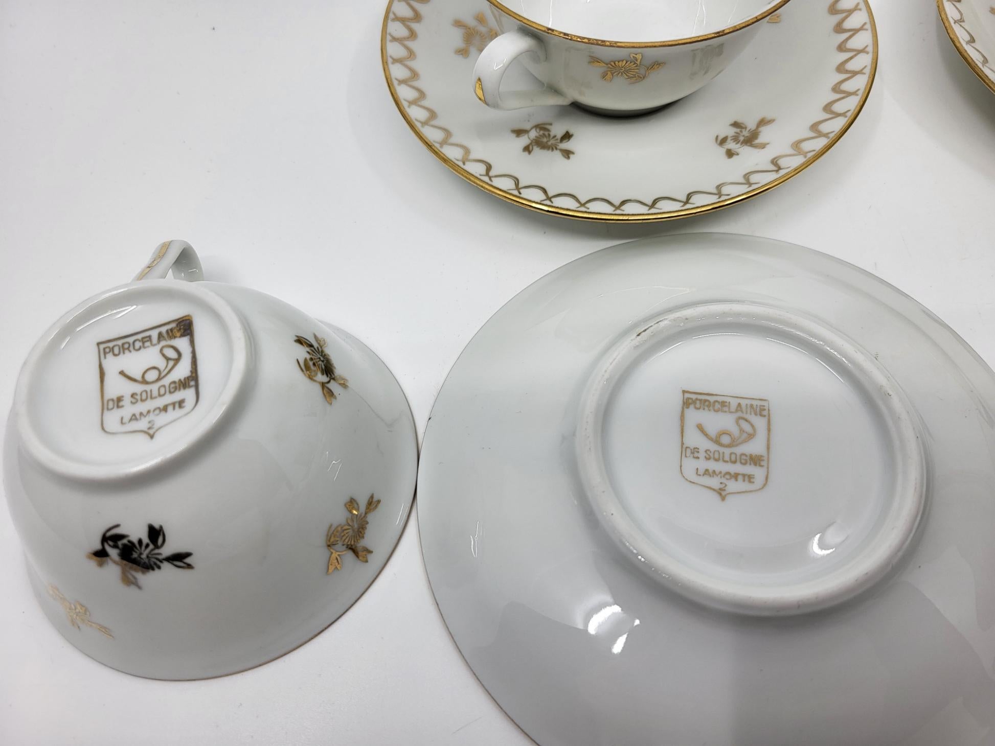 Service à thé en porcelaine de Sologne décor or fin Francais style Empire 20ième For Sale 12