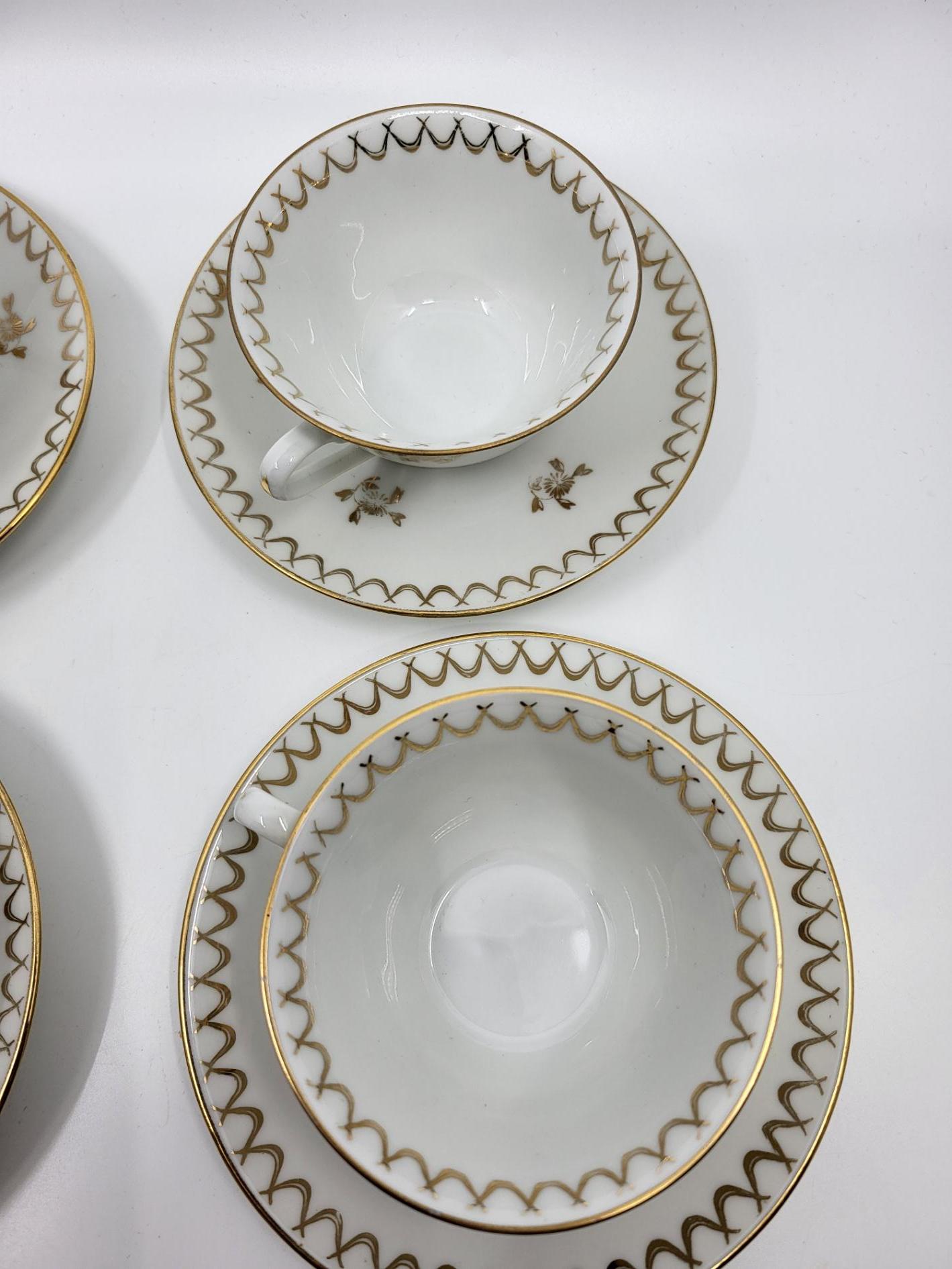 20th Century Service à thé en porcelaine de Sologne décor or fin Francais style Empire 20ième For Sale