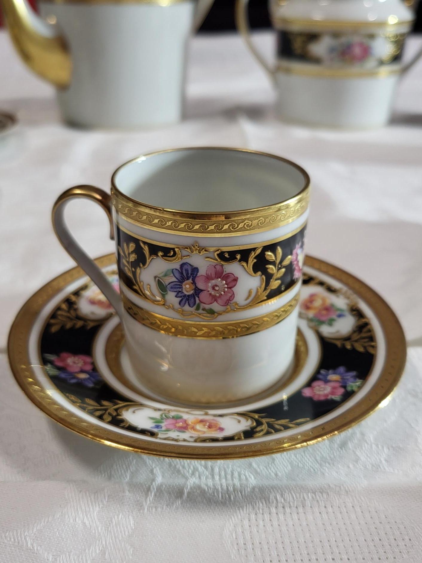 Service Ancienne Manufacture Royale Limoges France doré à l'or (75 pièces) en venta 5