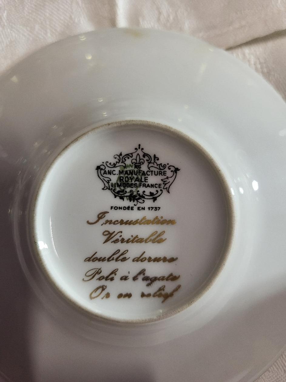 Service Ancienne Manufacture Royale Limoges France doré à l'or (75 pièces) en venta 6