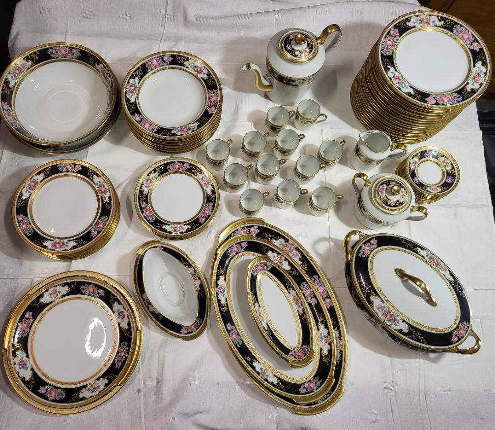 Service Ancienne Manufacture Royale Limoges France doré à l'or (75 pièces) en venta 11