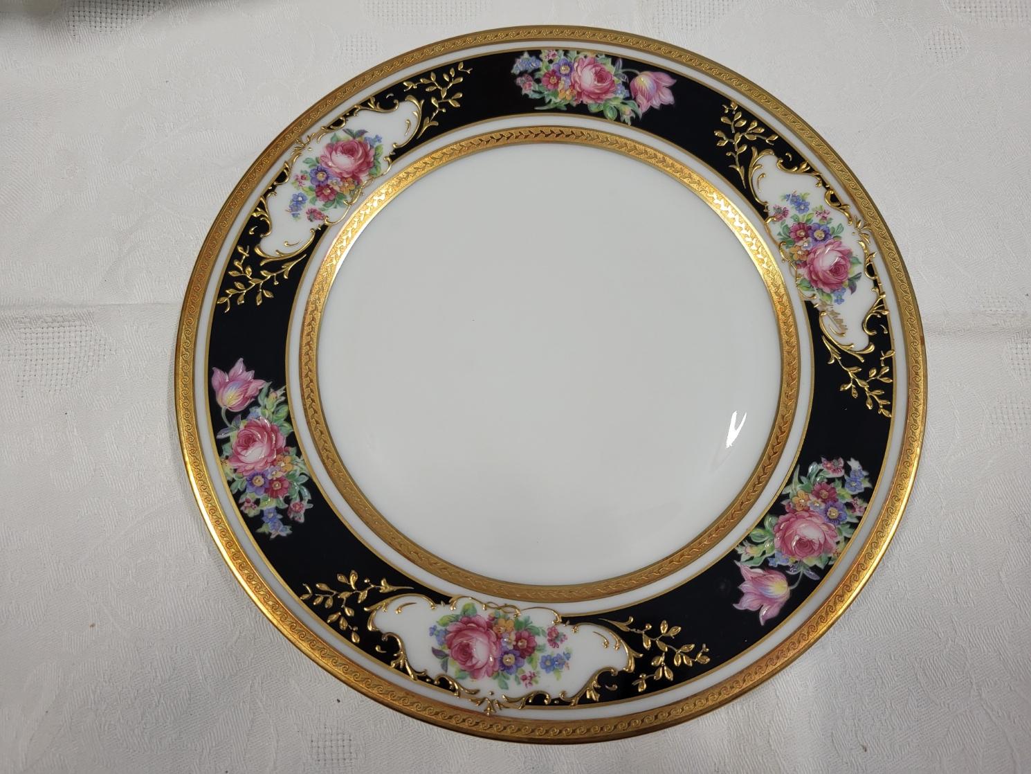 Service Ancienne Manufacture Royale Limoges France doré à l'or (75 pièces) finales del siglo XX en venta