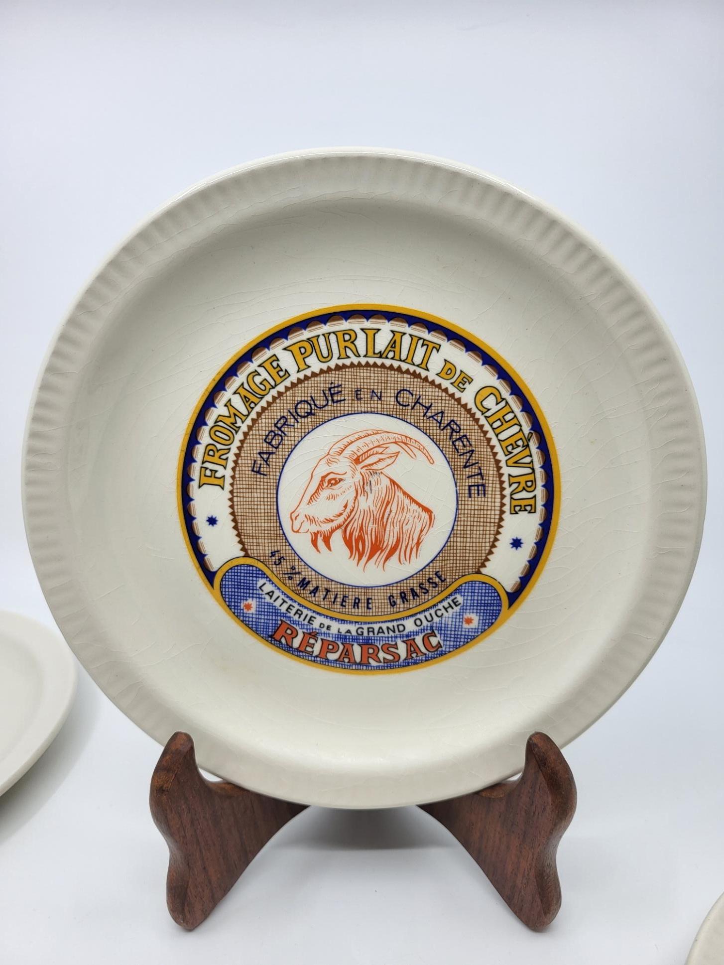 20ième siècle Service assiettes à Fromages Saint Amand en faïence Francaise (set de 6) en vente