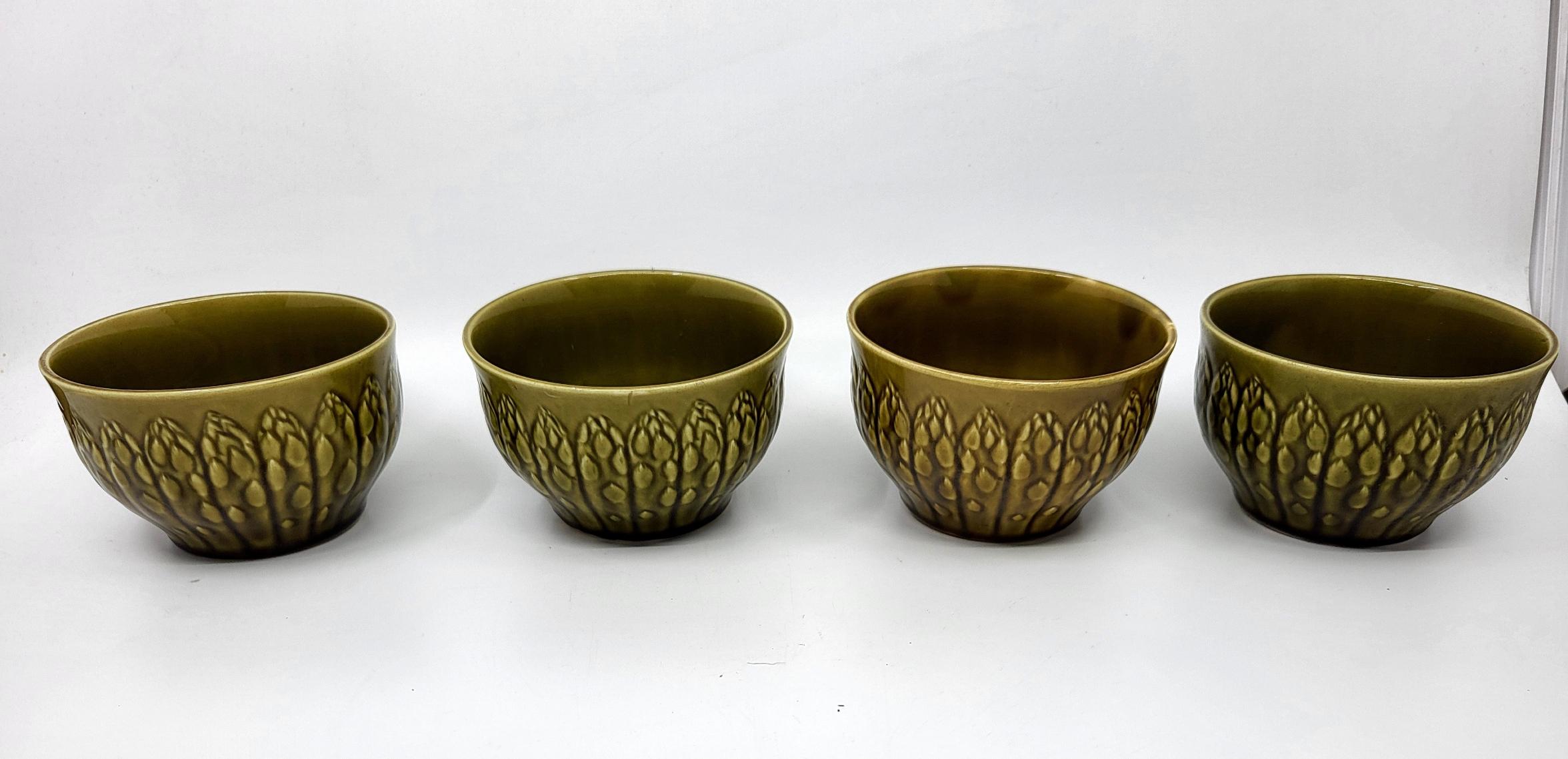 Service assiettes, plat Gien France, faïence Vert Olive Vintage 1970 (lot de 13) en vente 2