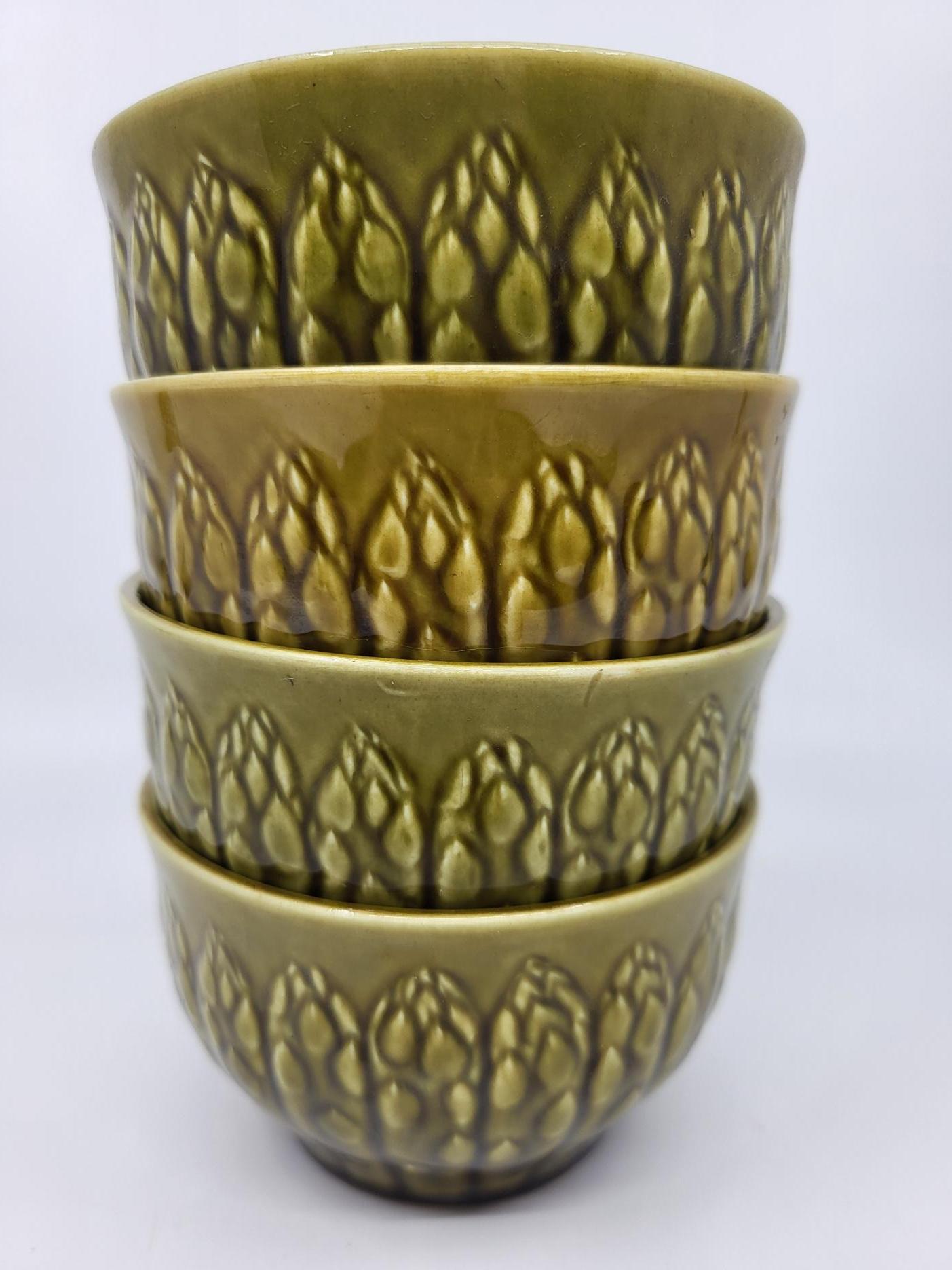 Service assiettes, plat Gien France, faïence Vert Olive Vintage 1970 (lot de 13) en vente 3