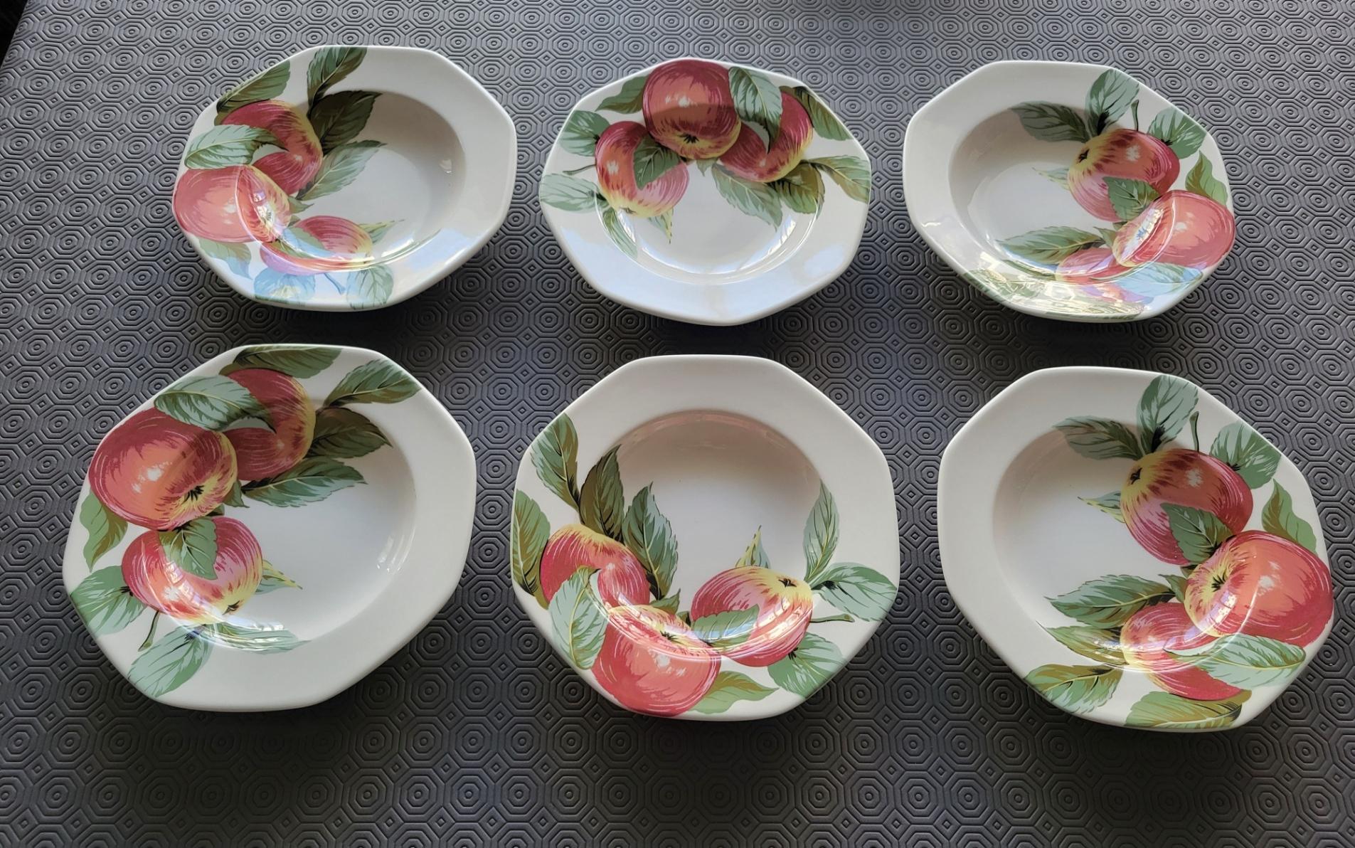 Spanish Service assiettes Pontesa Spain en faïence décor fruit (18 pièces) For Sale