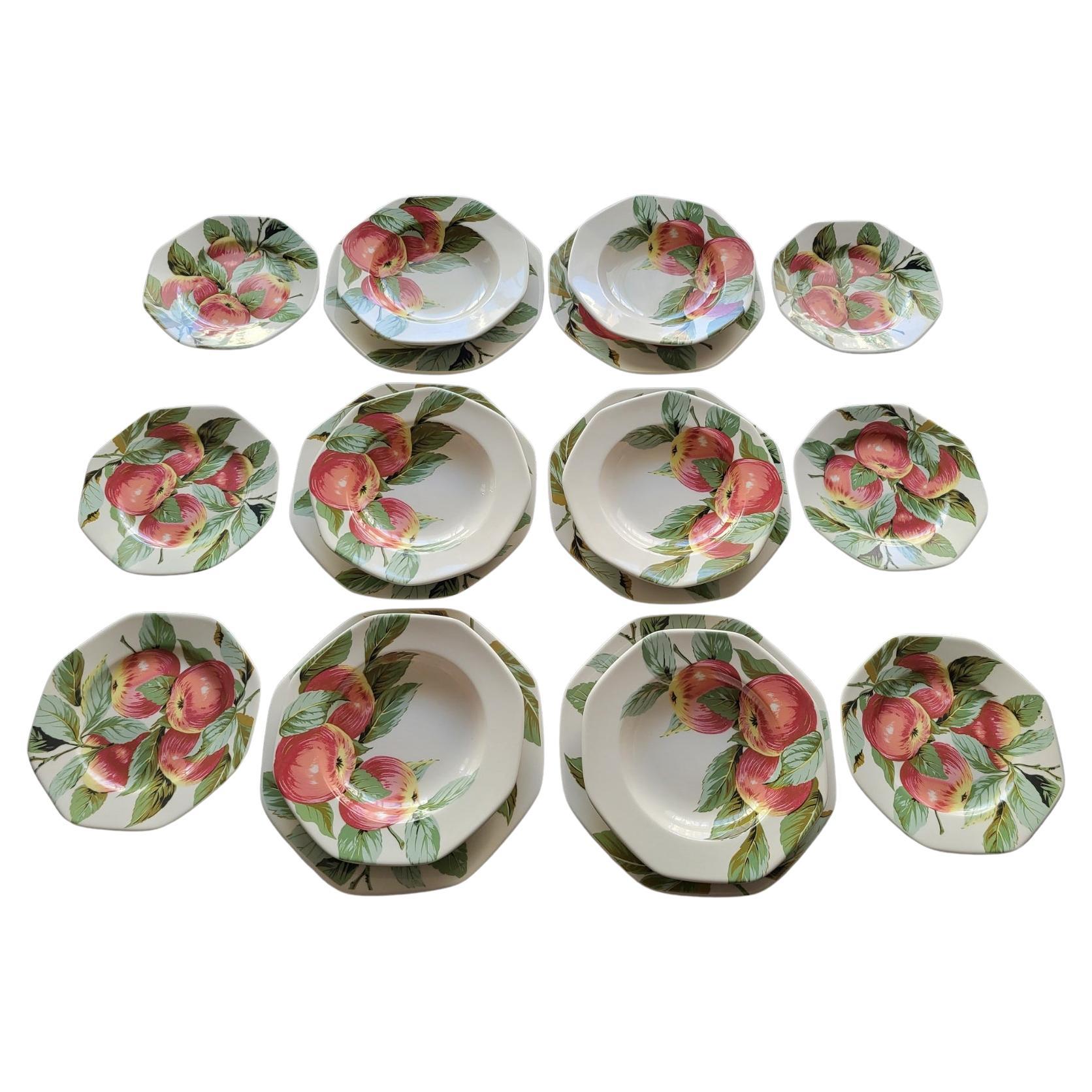 Service assiettes Pontesa Spain en faïence décor fruit (18 pièces) For Sale