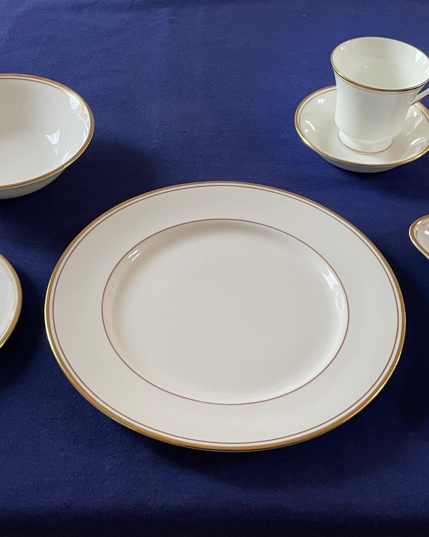 Porcelain Aynsley Fine Bone China Table Service for 12 people, Corona Gold Model 