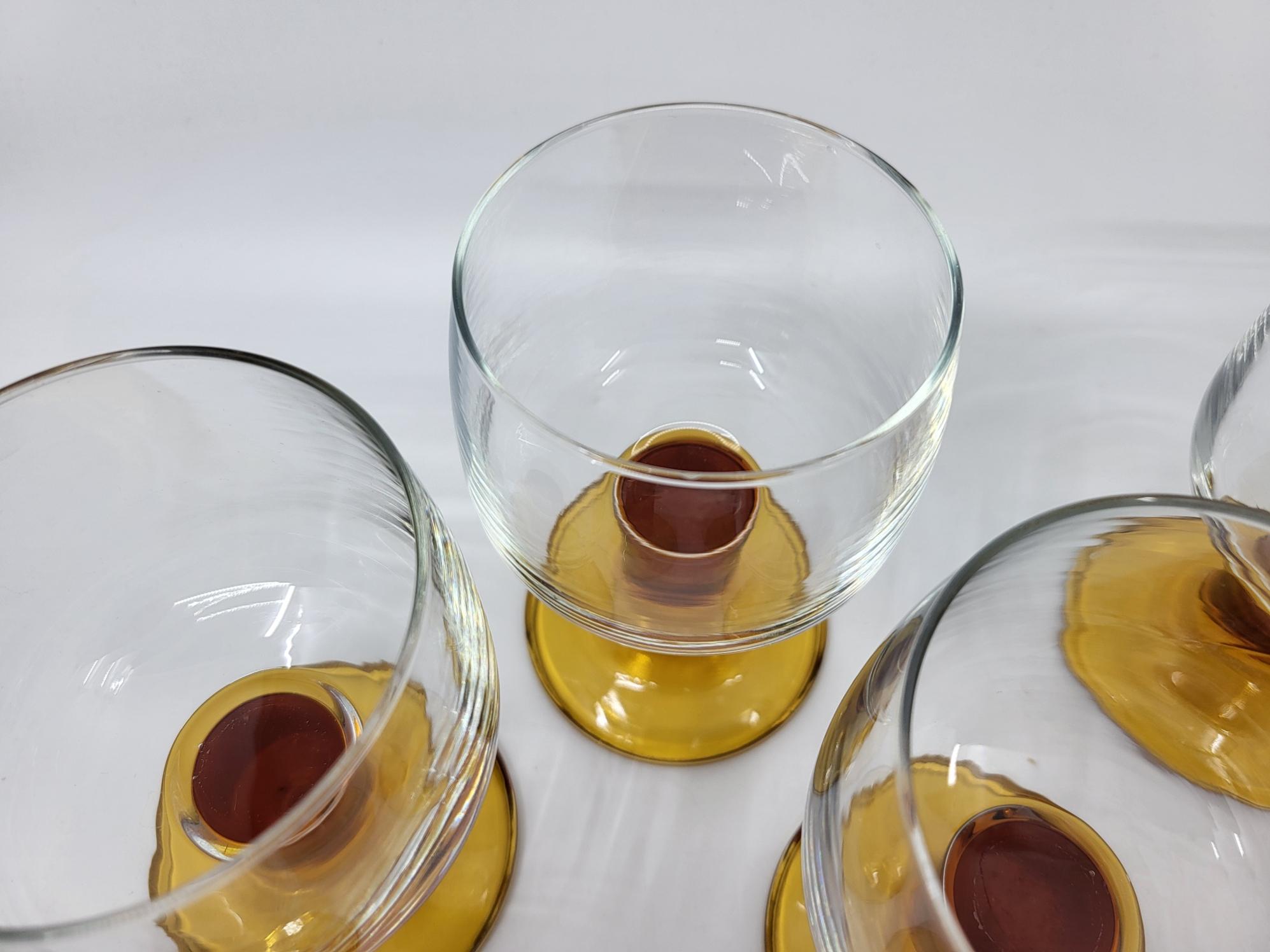 Mid-Century Modern Service de Verre à pieds Ambré  France, Vintage 1970, Set de 8 en vente