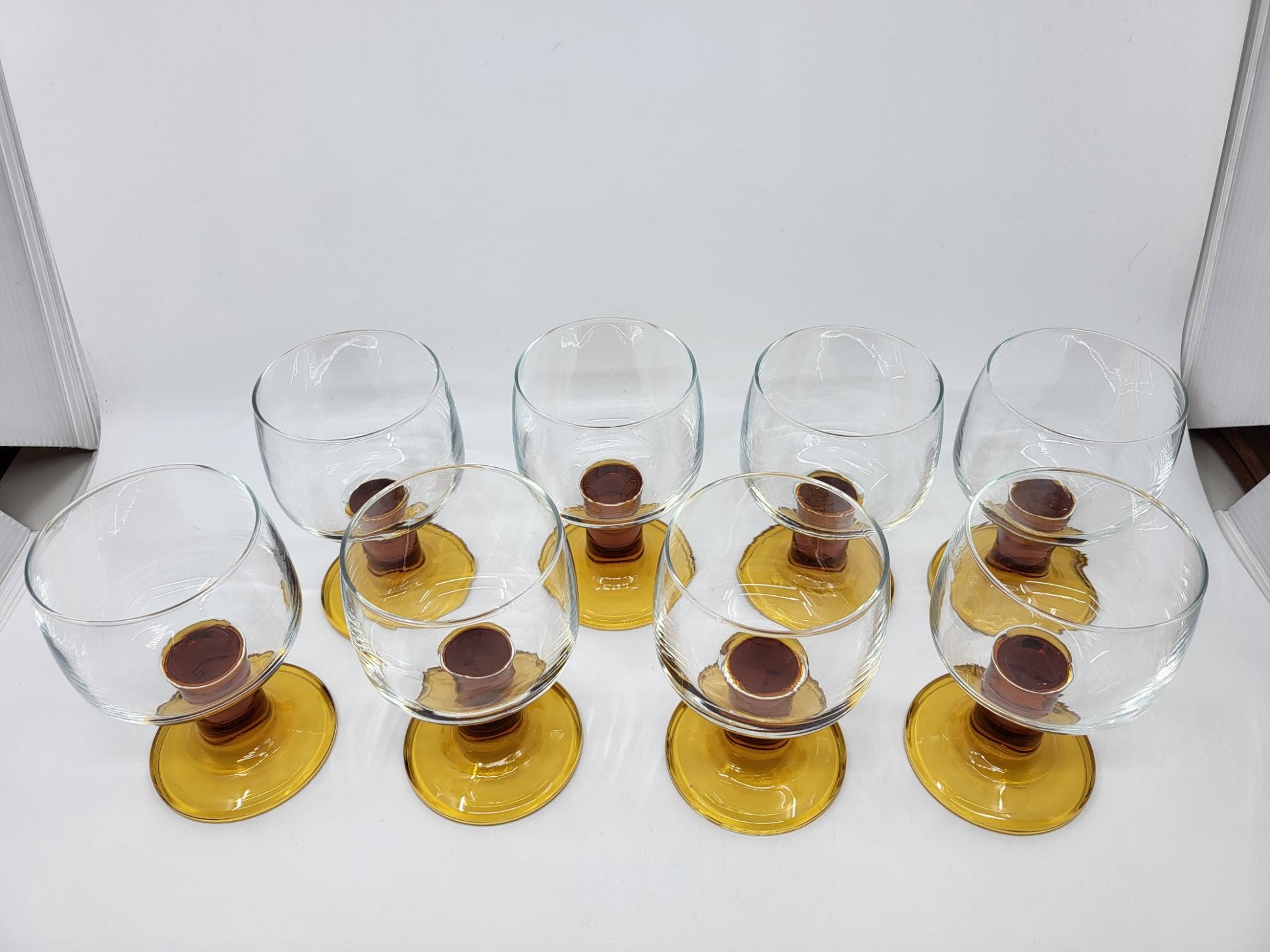 Service de Verre à pieds Ambré  France, Vintage 1970, Set de 8 Bon état - En vente à London, England